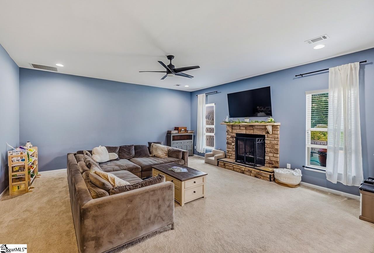 309 Chasemont Lane Simpsonville, SC 29680