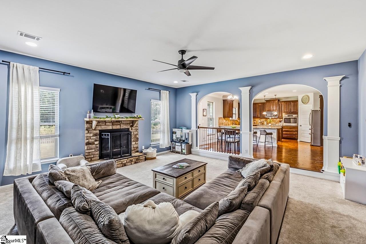 309 Chasemont Lane Simpsonville, SC 29680