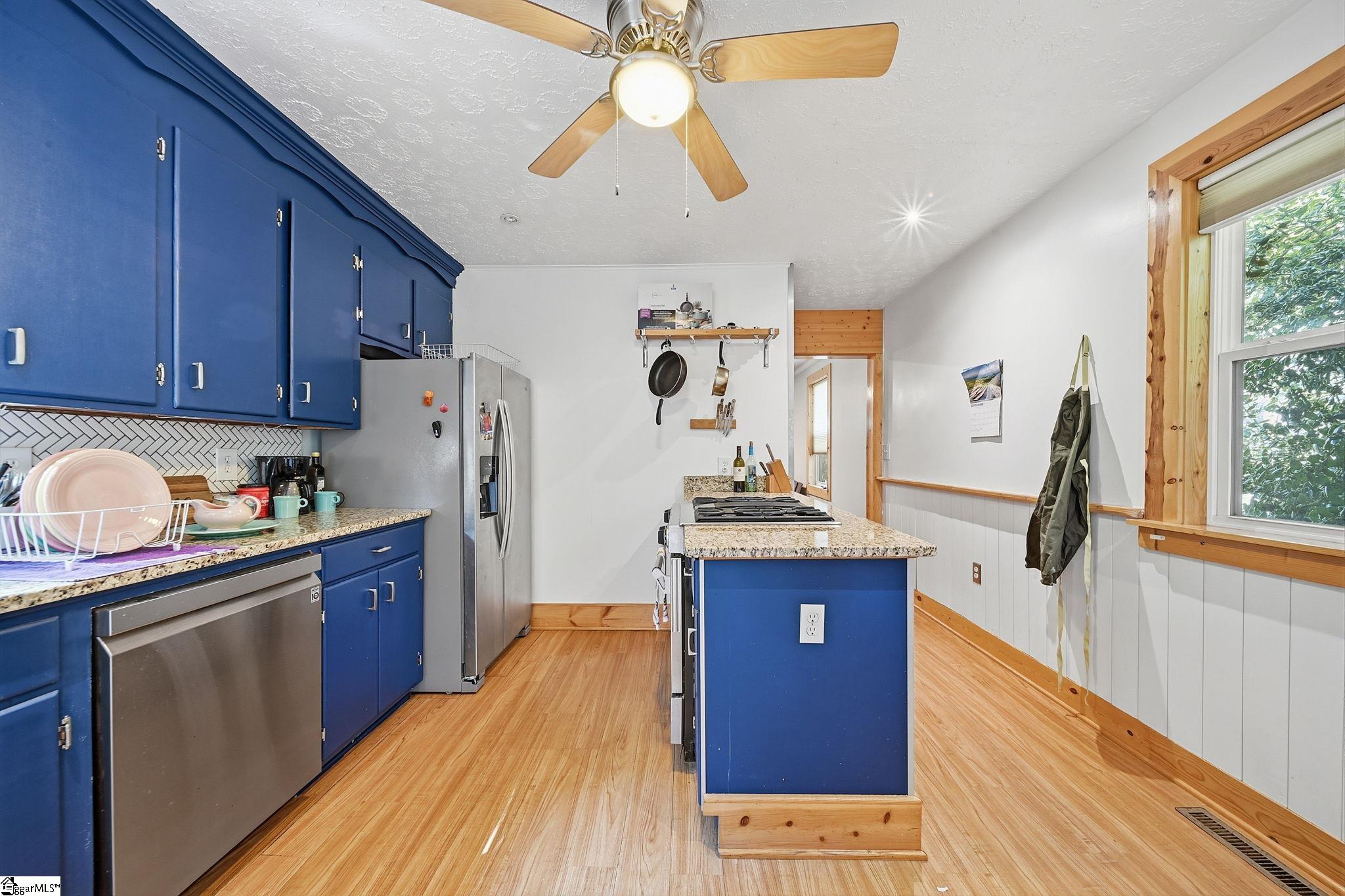 108 Hawthorne Lane Greenville, SC 29605