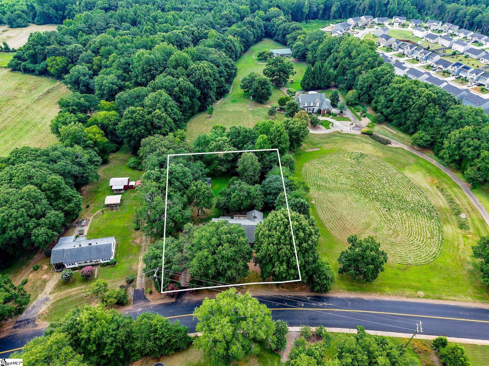 1014 E Queen Street Pendelton, SC 29670