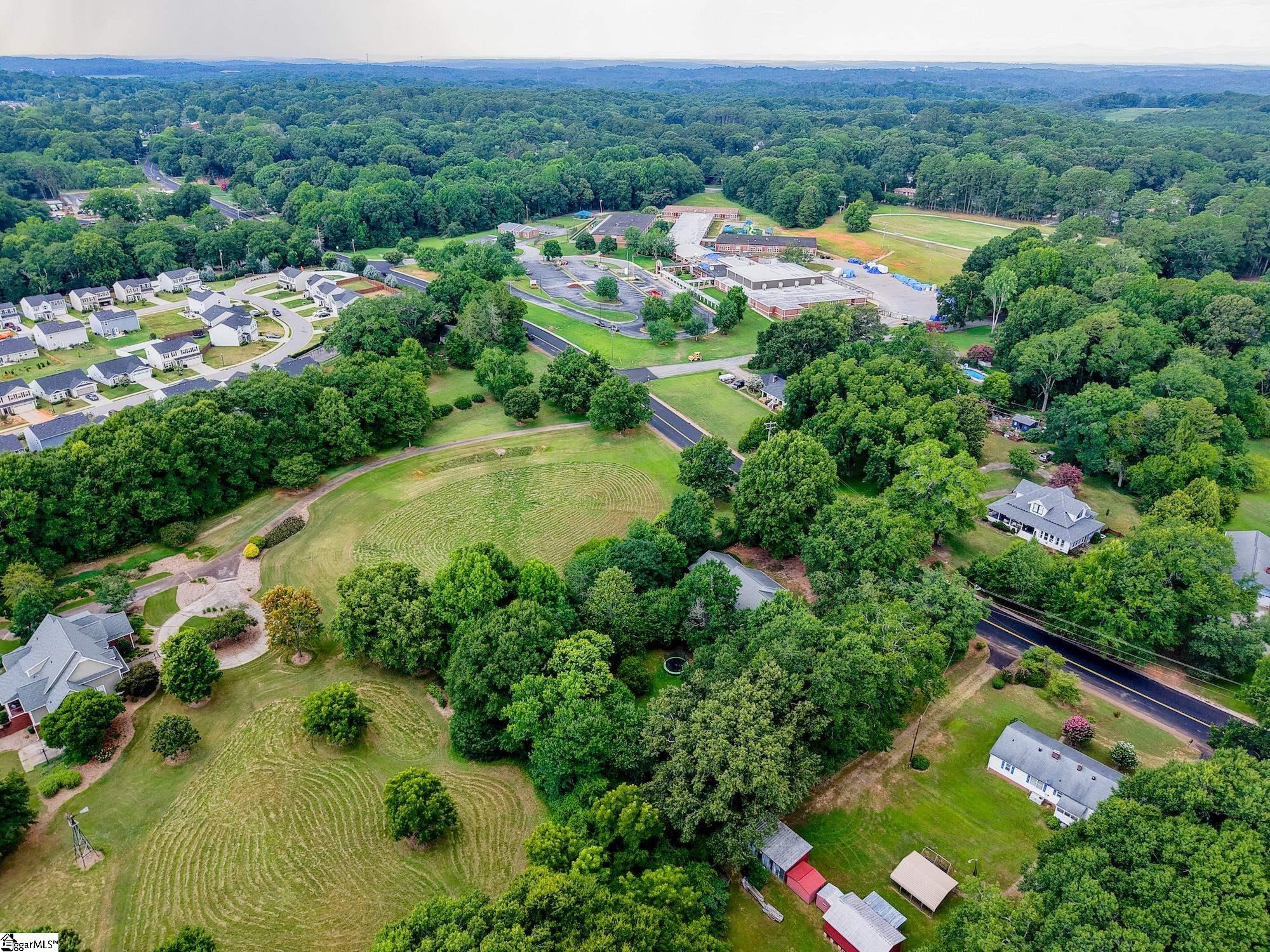 1014 E Queen Street Pendelton, SC 29670