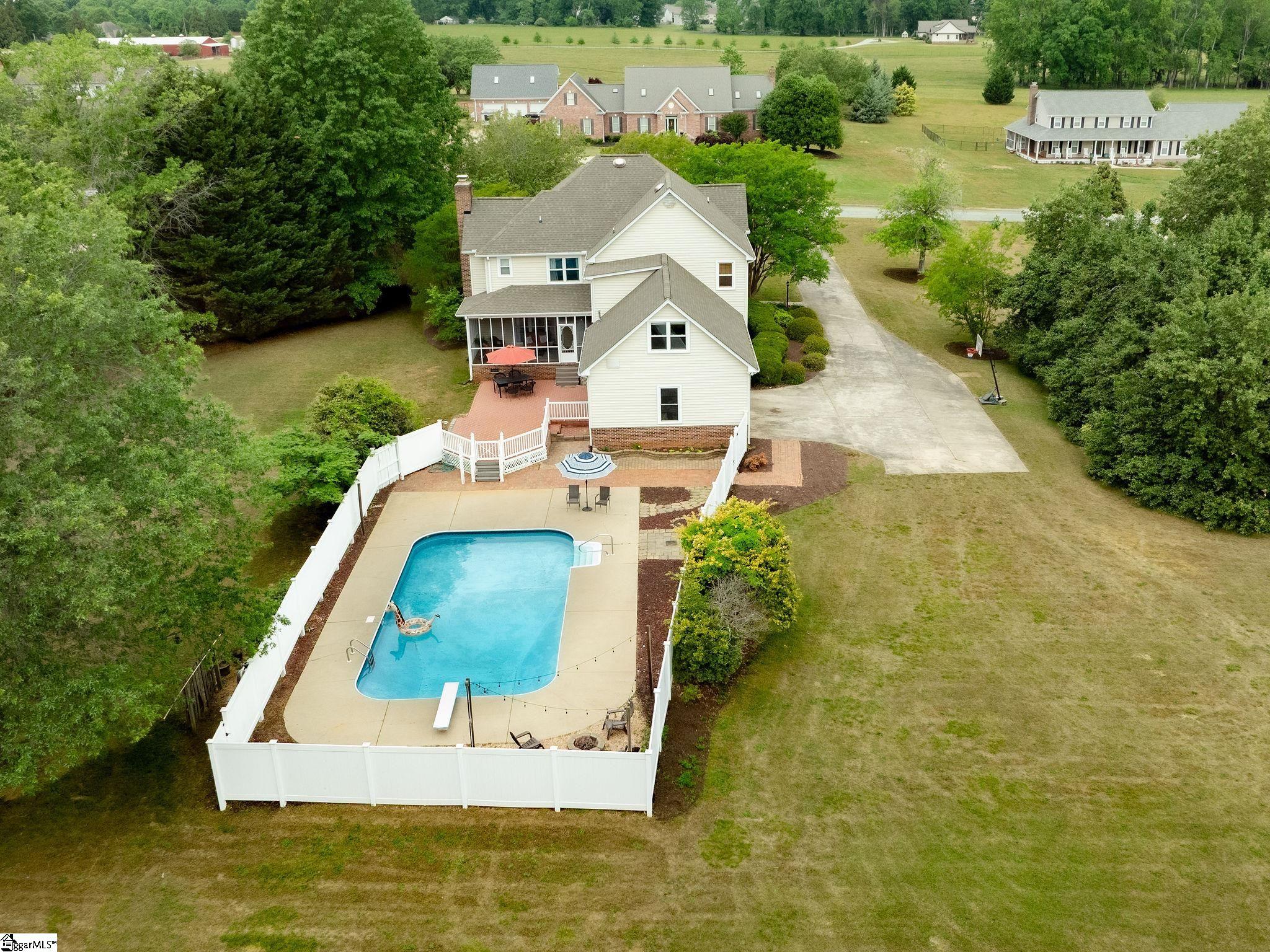 106 Knoll Creek Drive Simpsonville, SC 29680