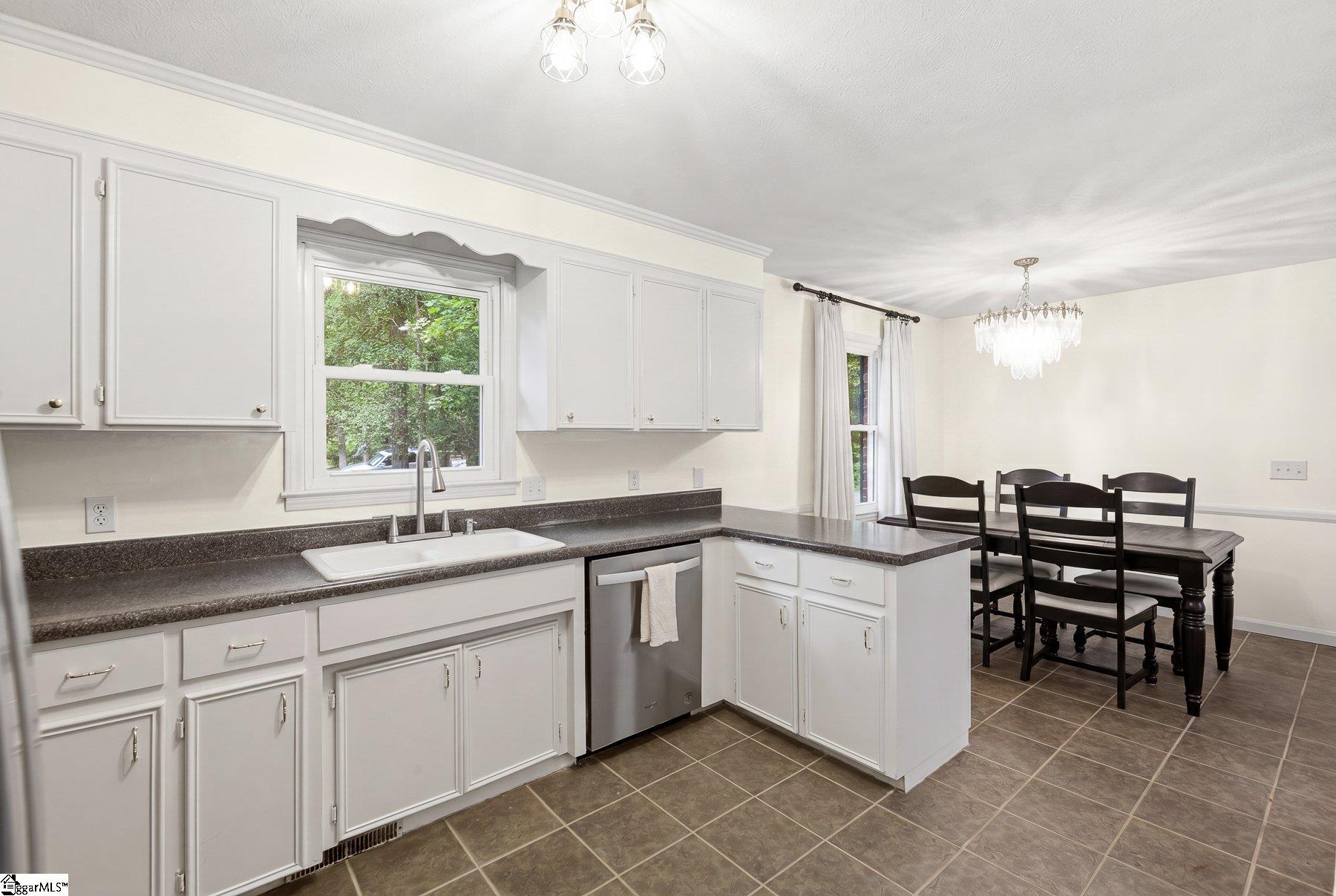 160 Carolina Way Simpsonville, SC 29681