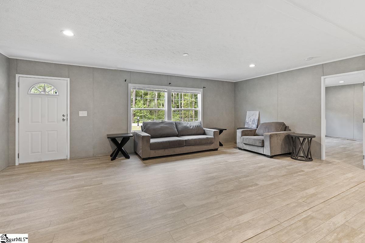 210 Whitten Road Waterloo, SC 29384
