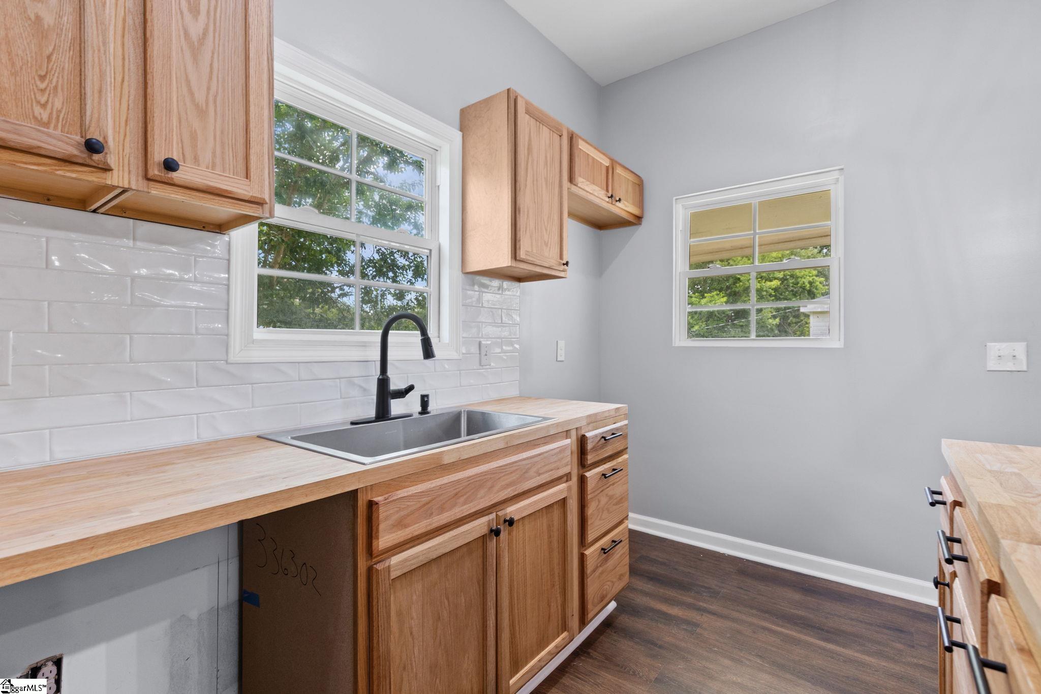 2 Wallace Street Laurens, SC 29360