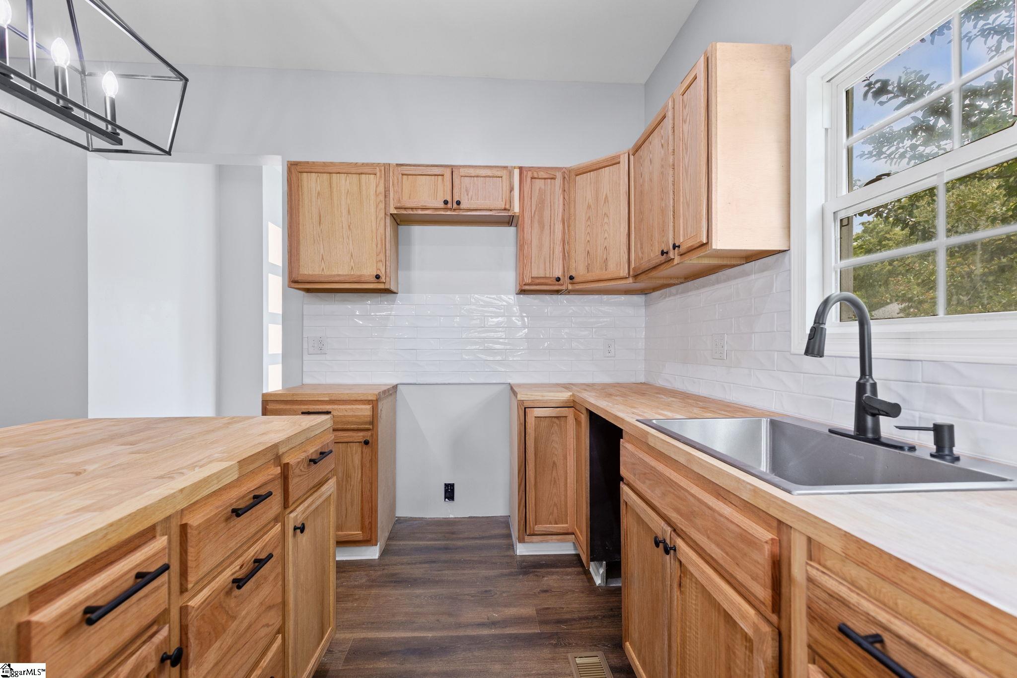 2 Wallace Street Laurens, SC 29360