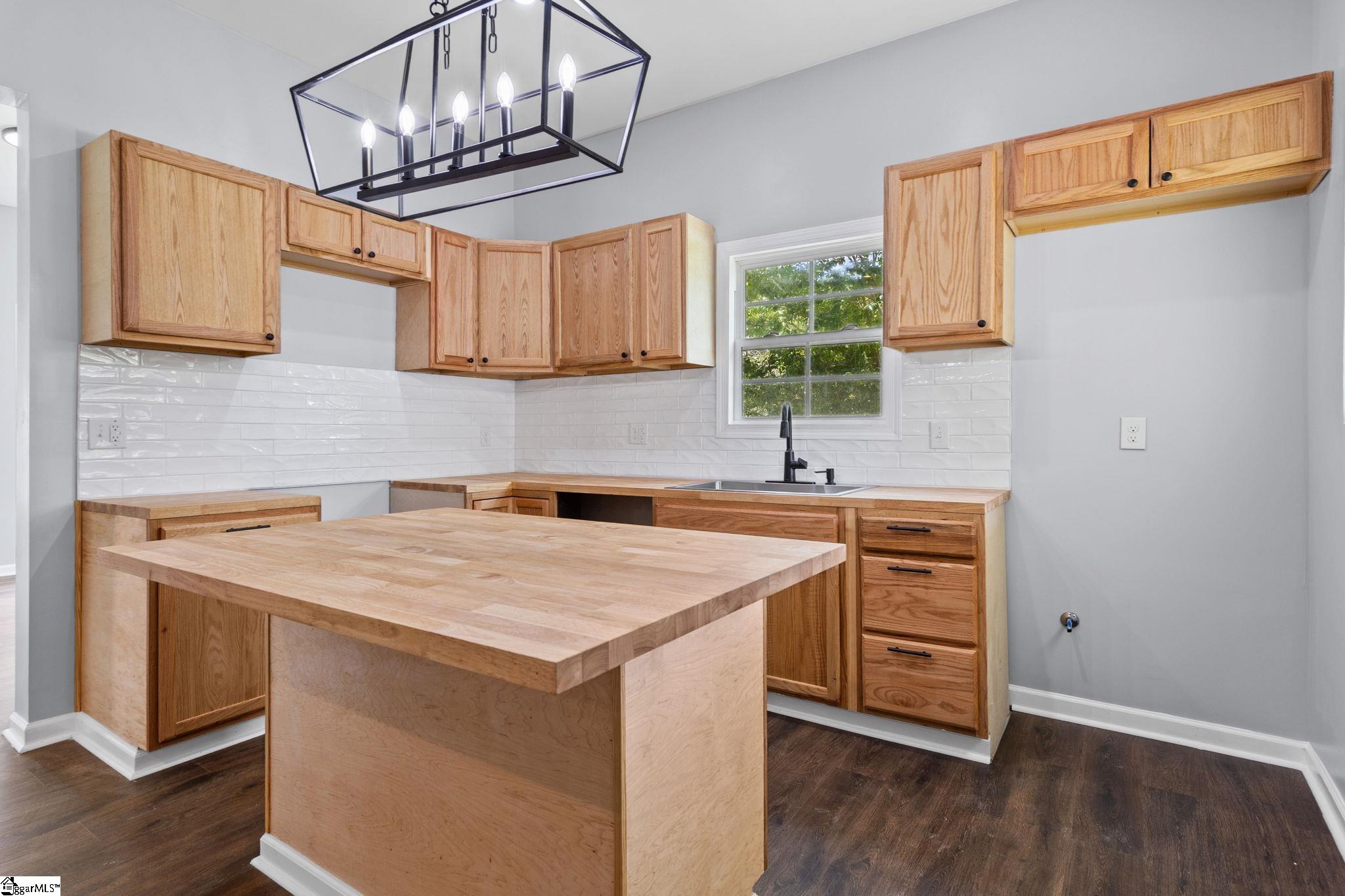 2 Wallace Street Laurens, SC 29360