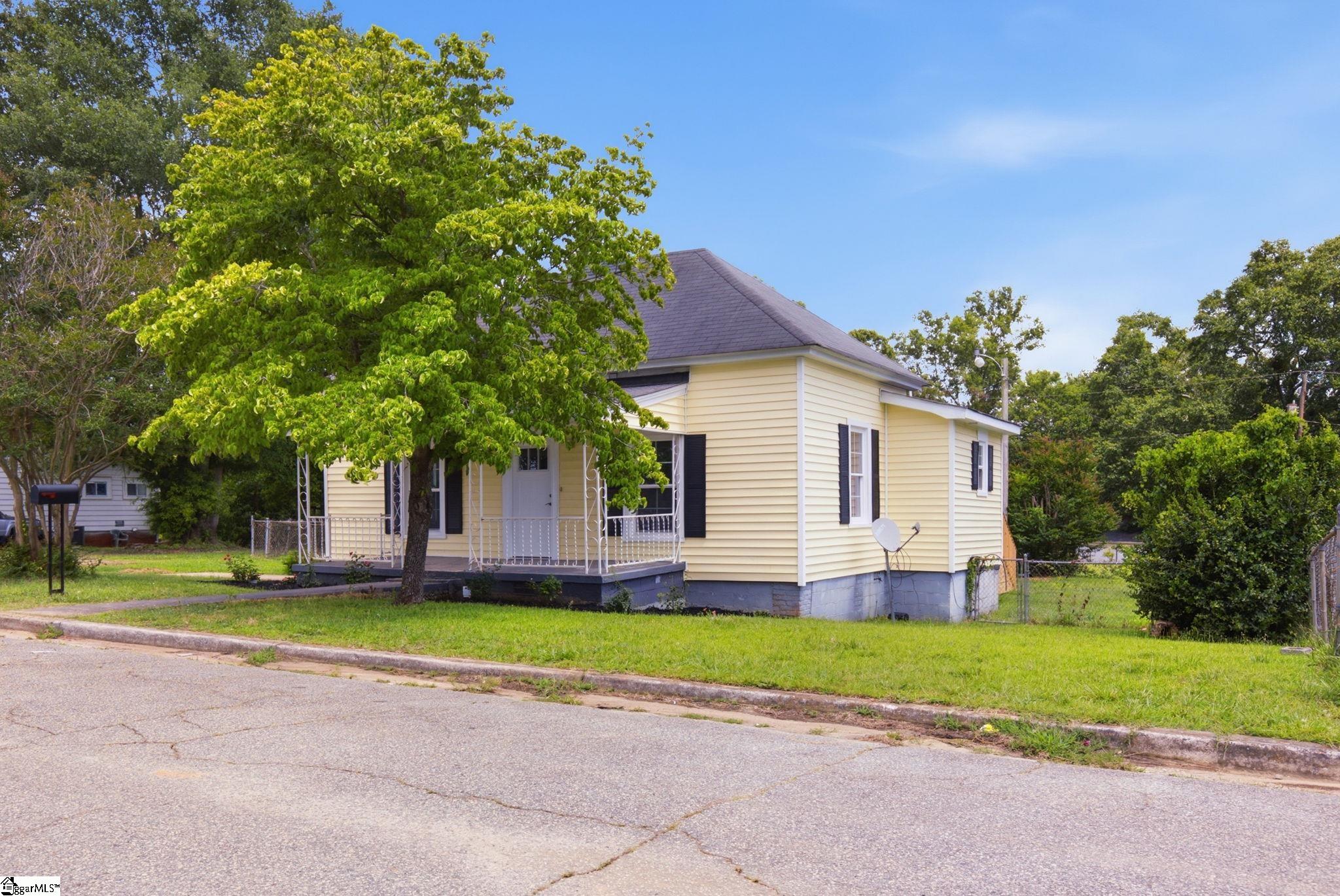 2 Wallace Street Laurens, SC 29360