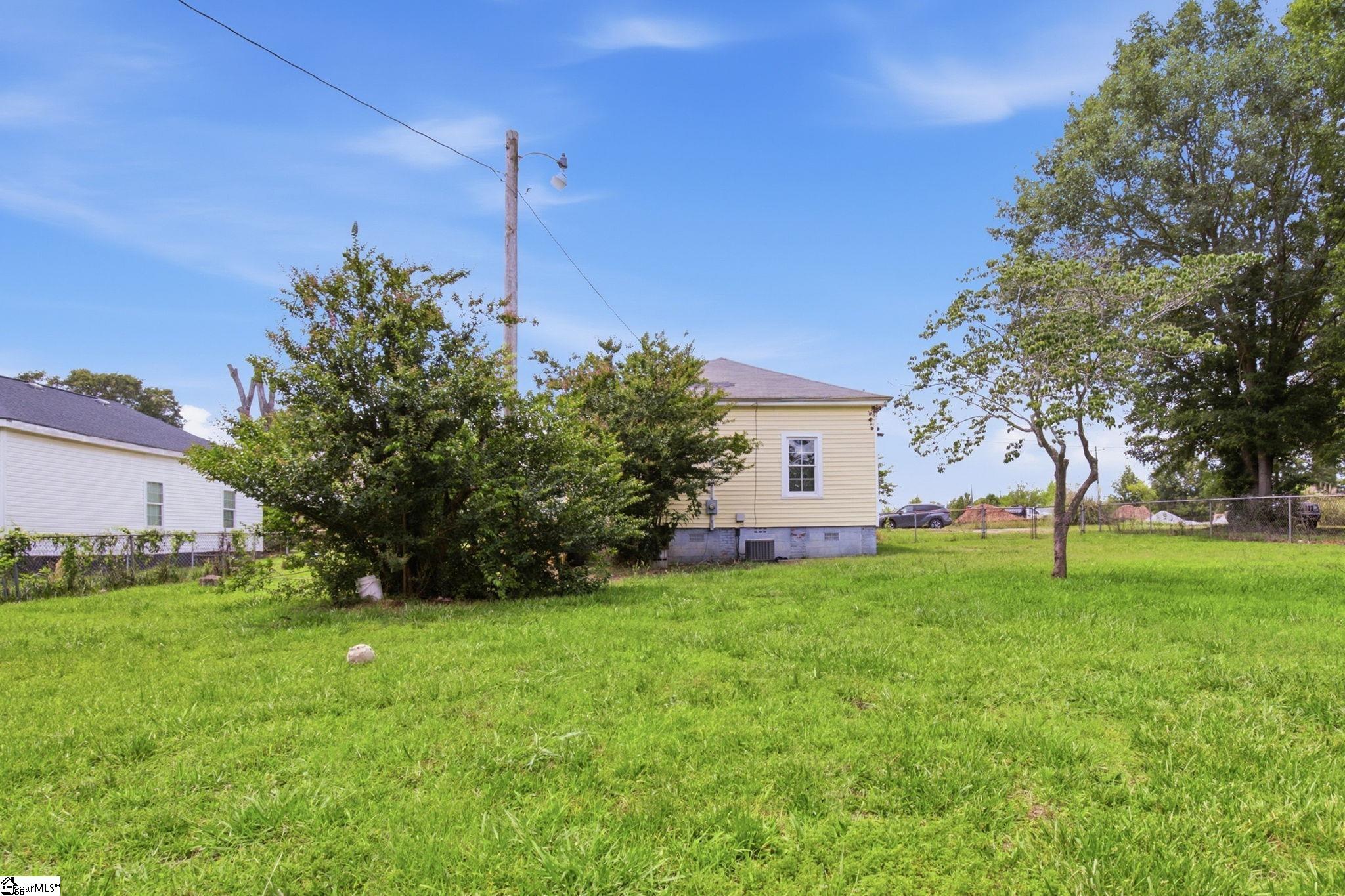 2 Wallace Street Laurens, SC 29360