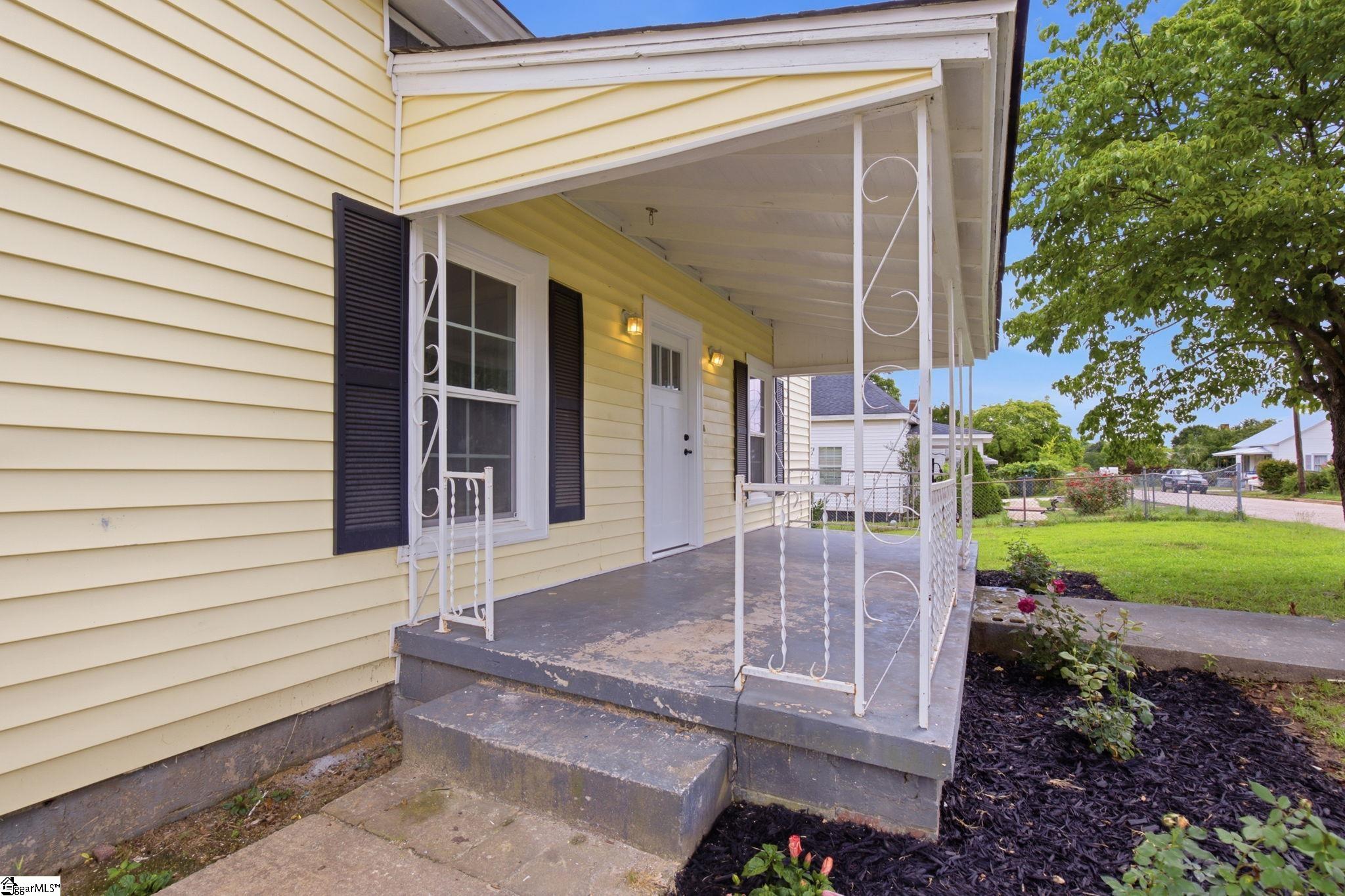 2 Wallace Street Laurens, SC 29360