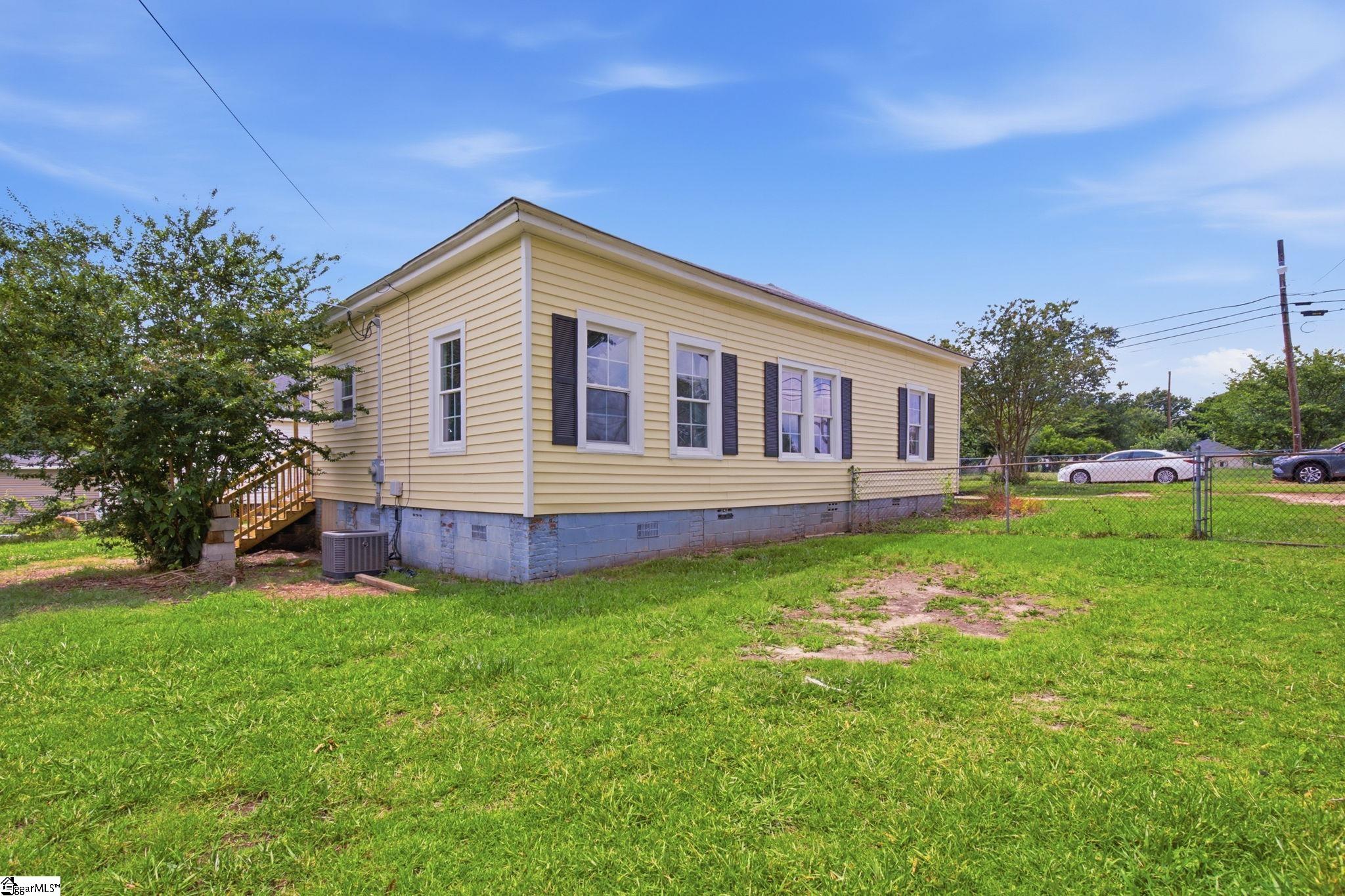 2 Wallace Street Laurens, SC 29360