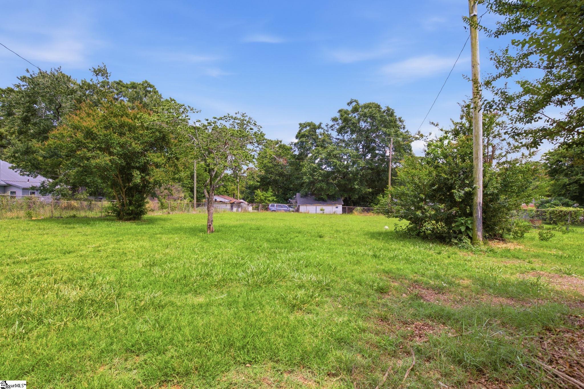2 Wallace Street Laurens, SC 29360