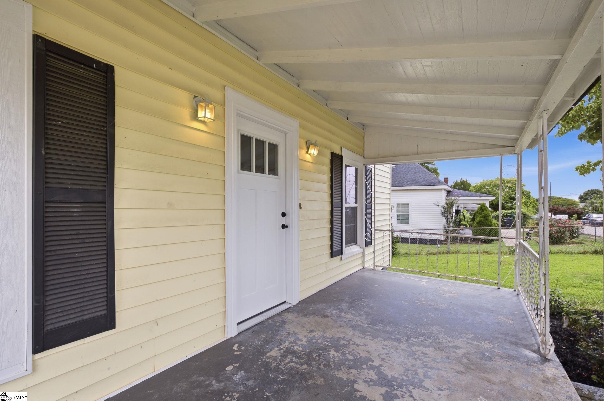 2 Wallace Street Laurens, SC 29360