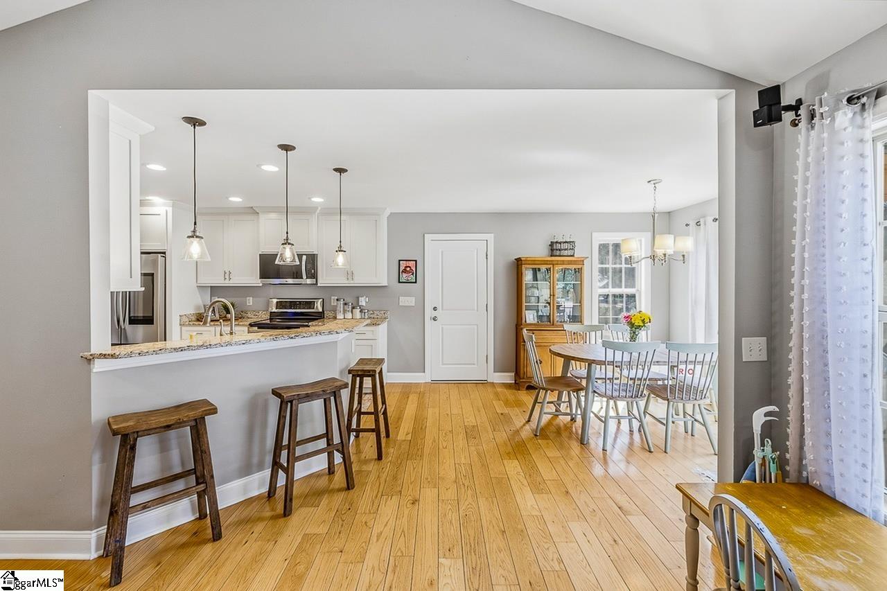 430 Sparkling Waters Lane Chesnee, SC 29323