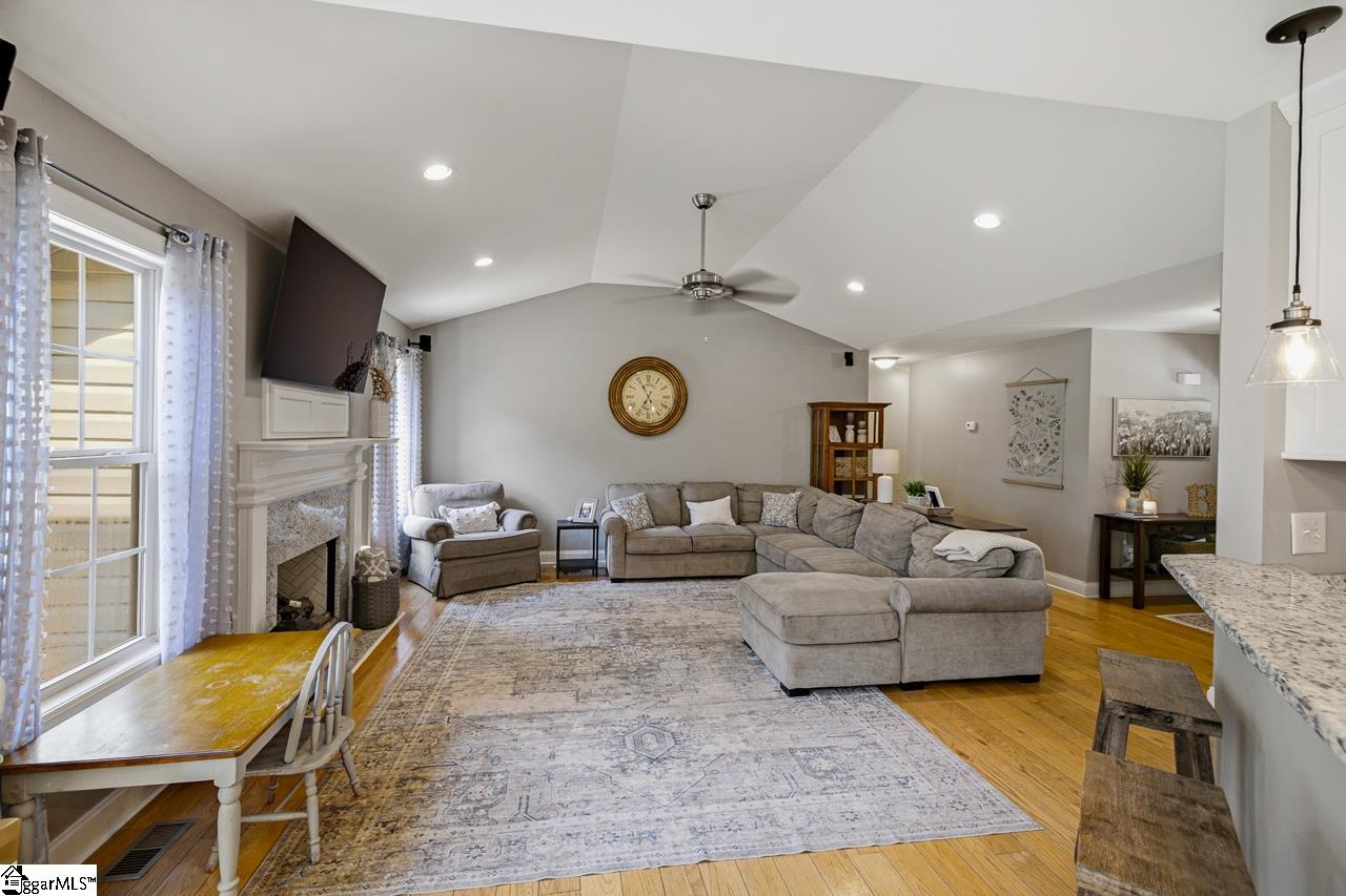 430 Sparkling Waters Lane Chesnee, SC 29323