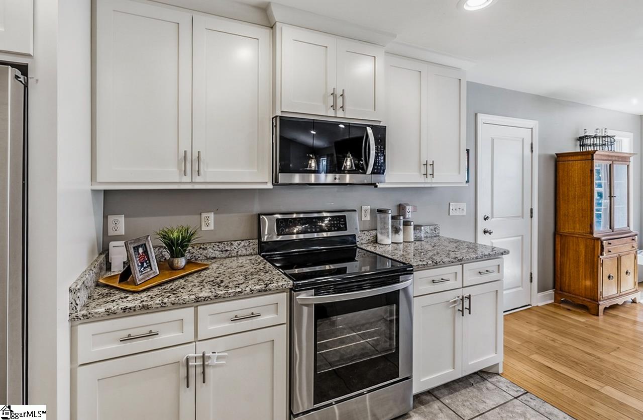 430 Sparkling Waters Lane Chesnee, SC 29323