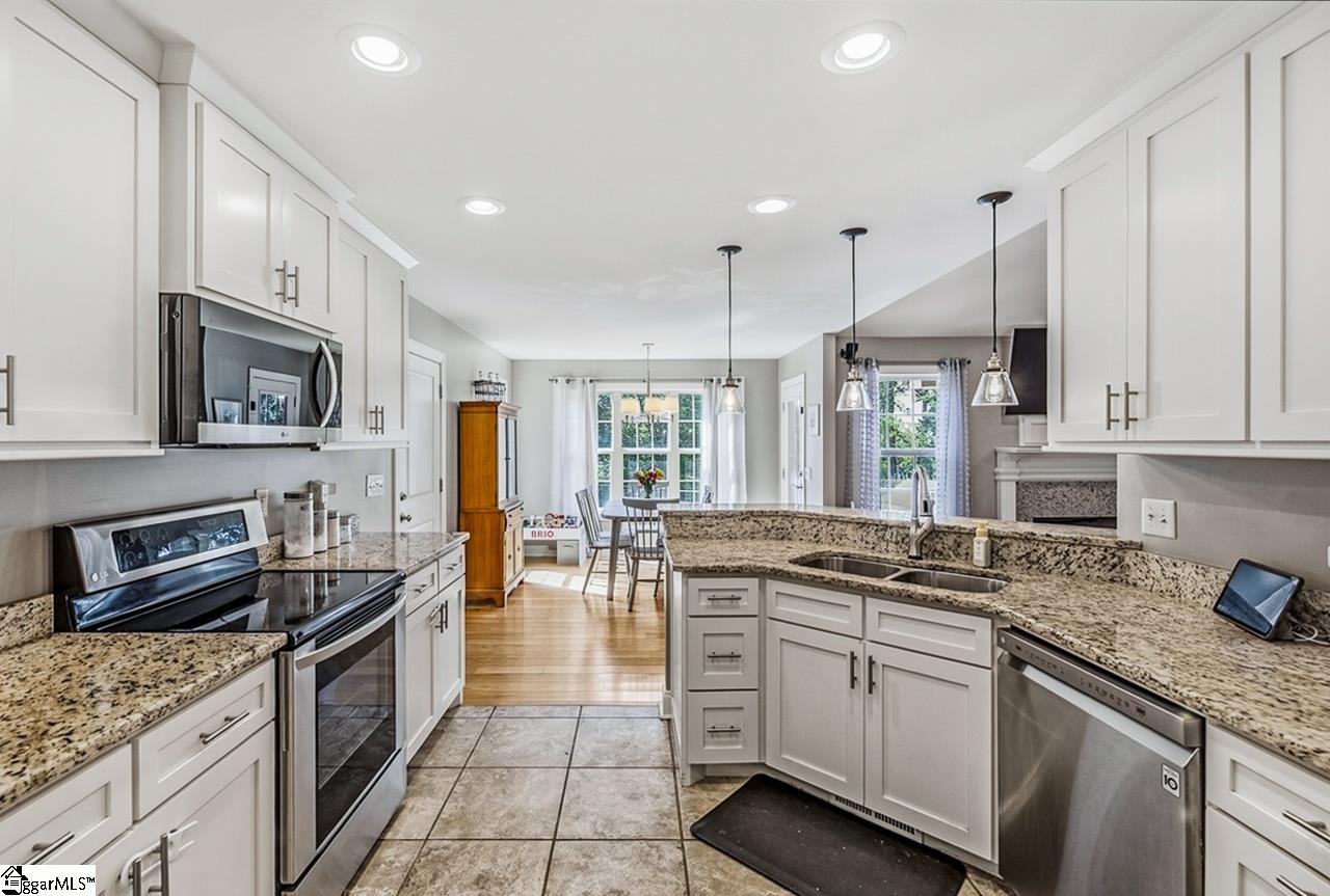 430 Sparkling Waters Lane Chesnee, SC 29323