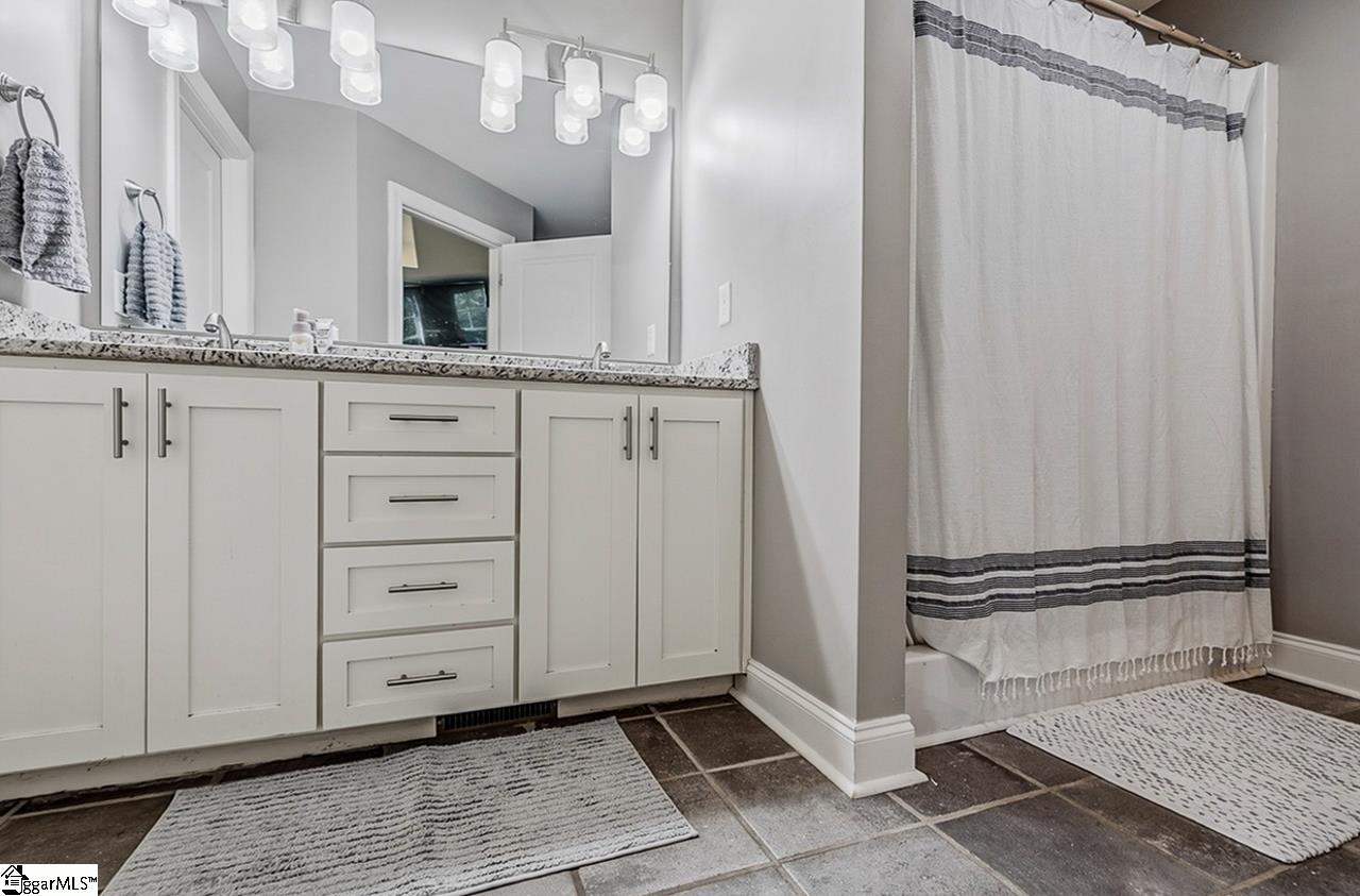 430 Sparkling Waters Lane Chesnee, SC 29323