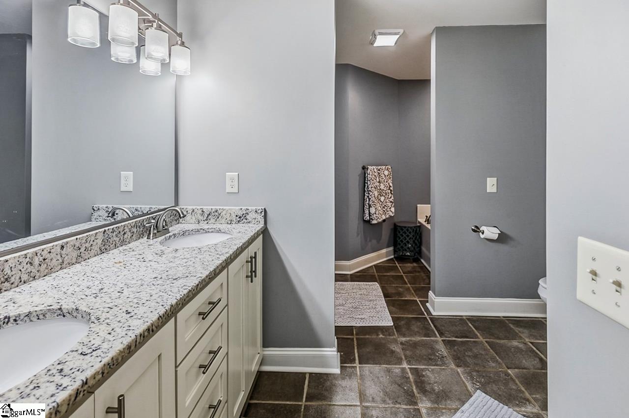 430 Sparkling Waters Lane Chesnee, SC 29323