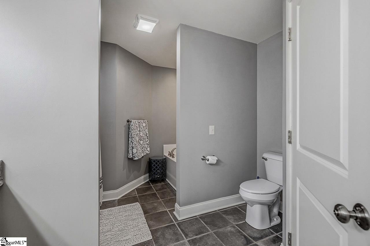 430 Sparkling Waters Lane Chesnee, SC 29323