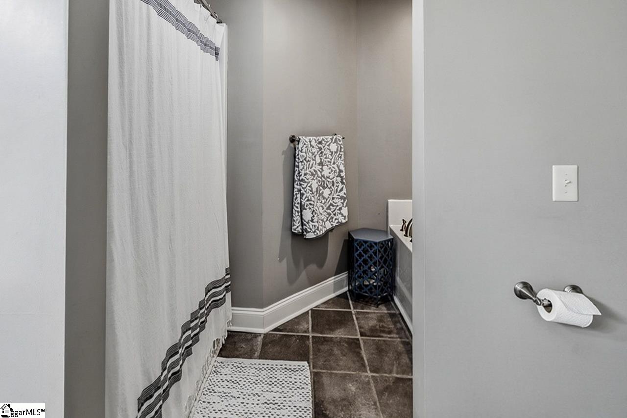 430 Sparkling Waters Lane Chesnee, SC 29323