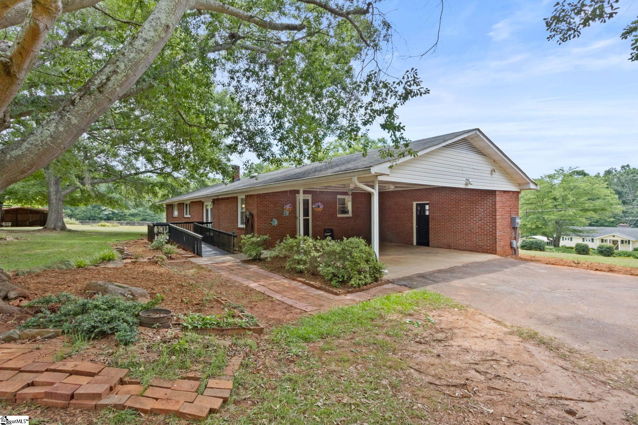 765 Hannon Road Inman, SC 29349