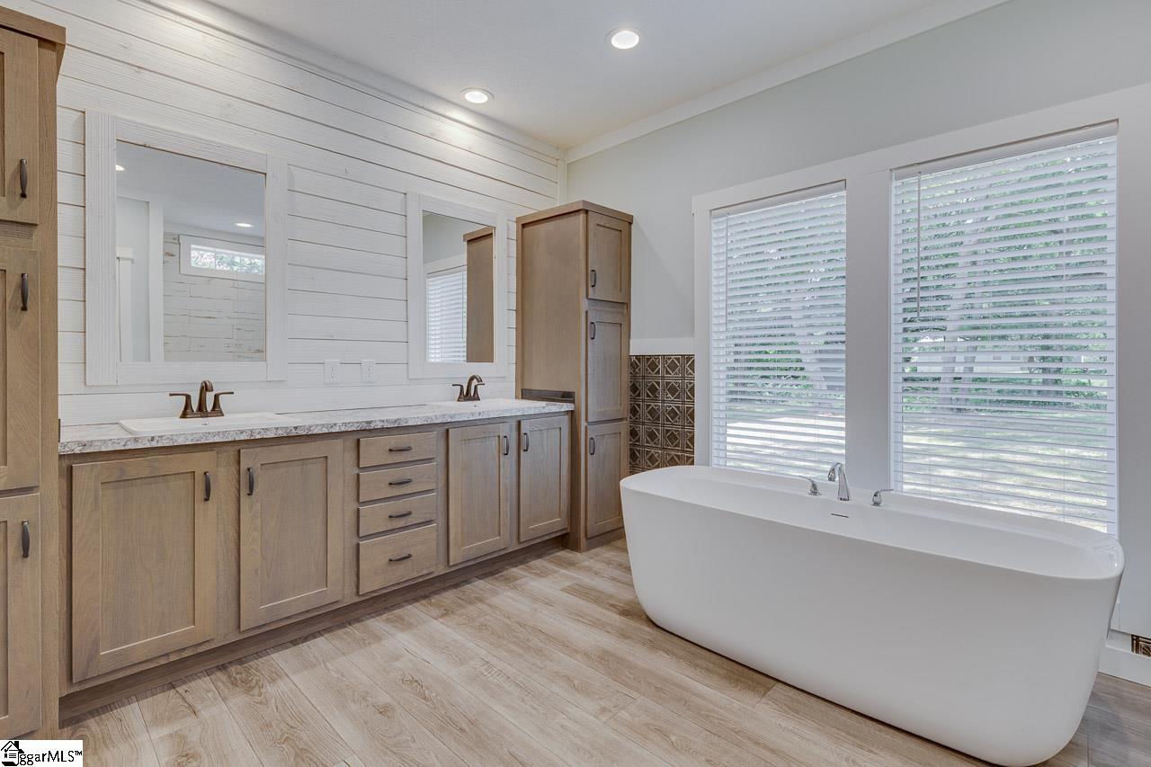 103 Cedar Drive Piedmont, SC 29673