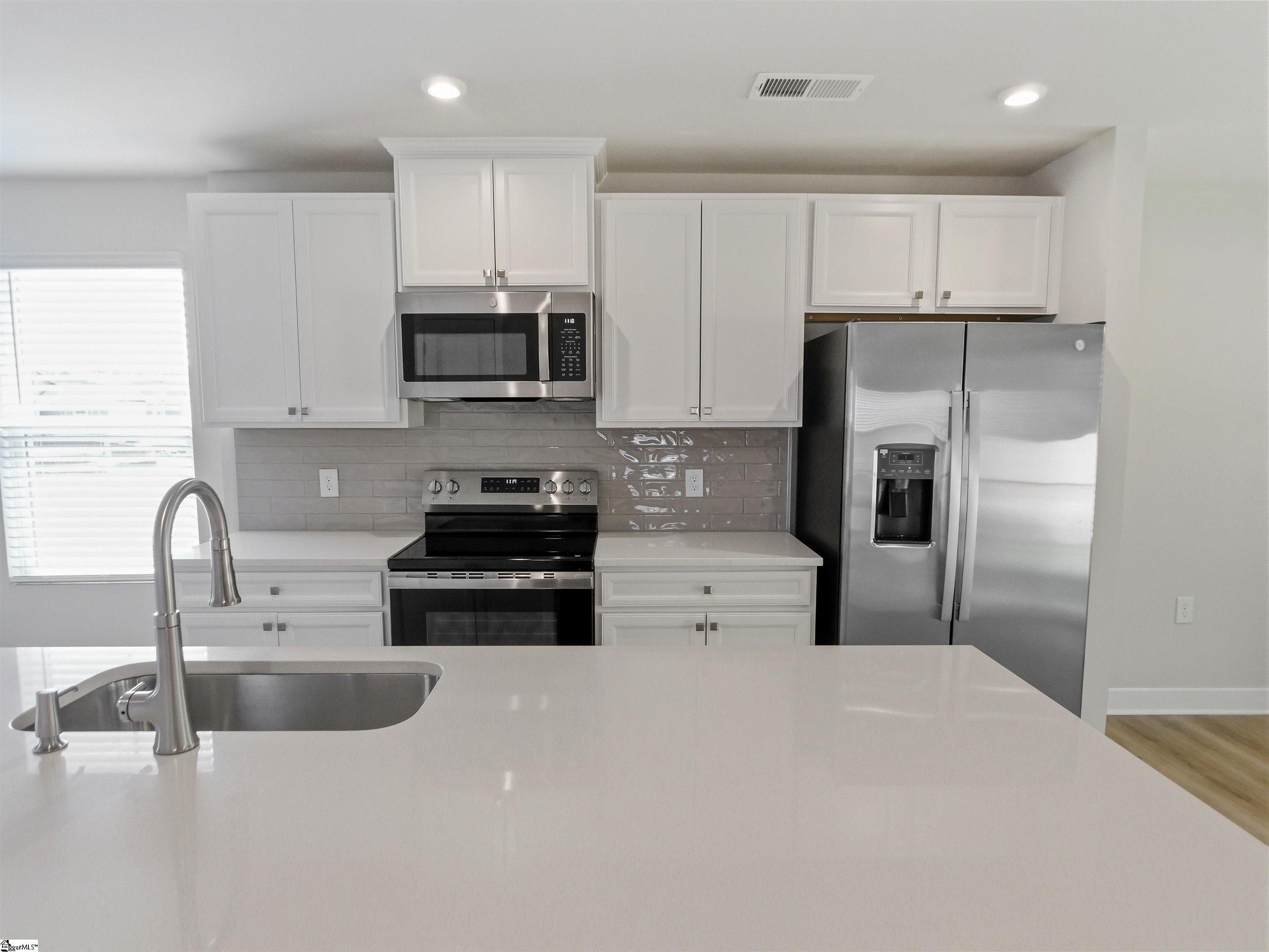 136 Villanova Drive Gray Court, SC 29645