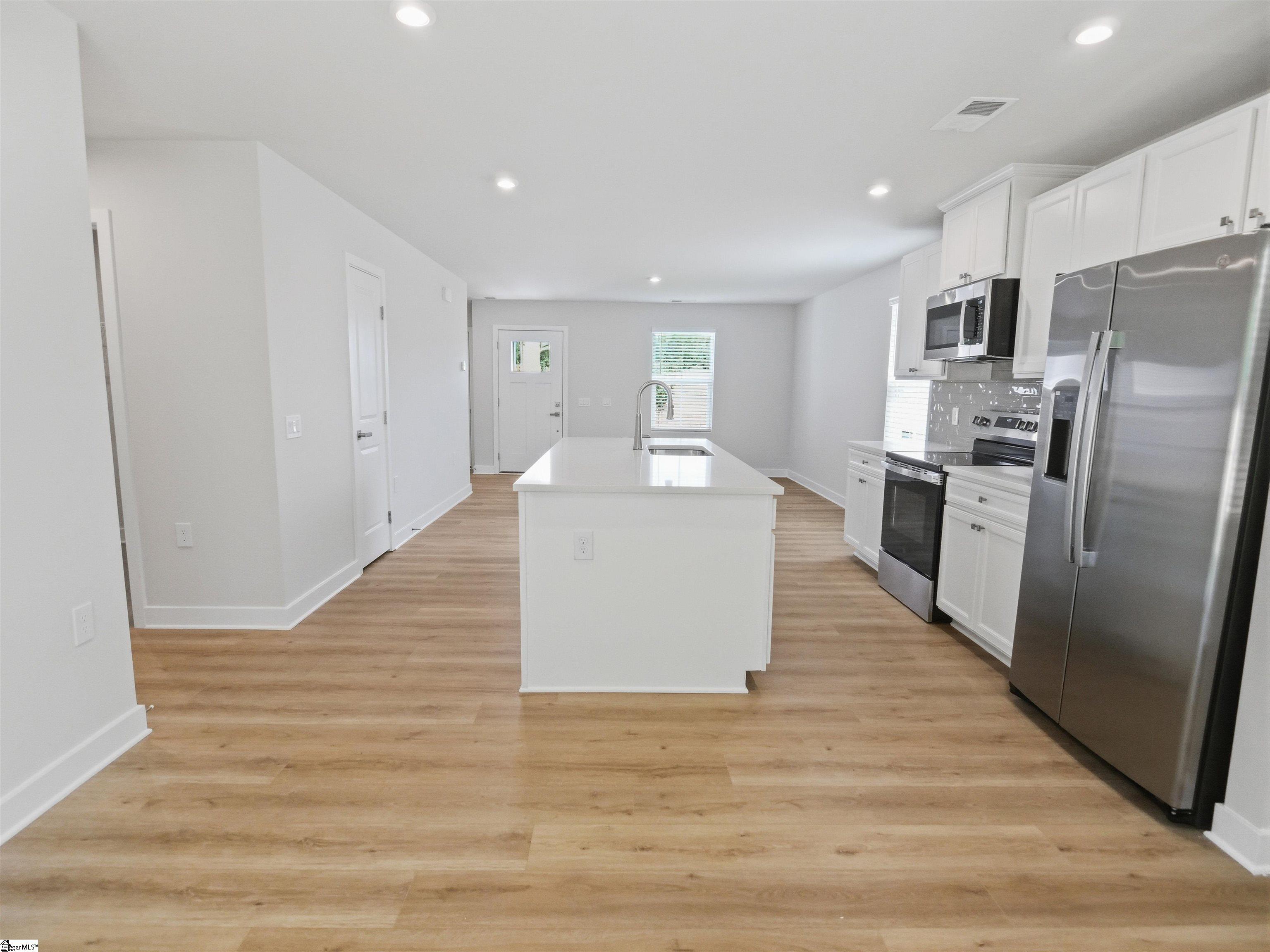 136 Villanova Drive Gray Court, SC 29645