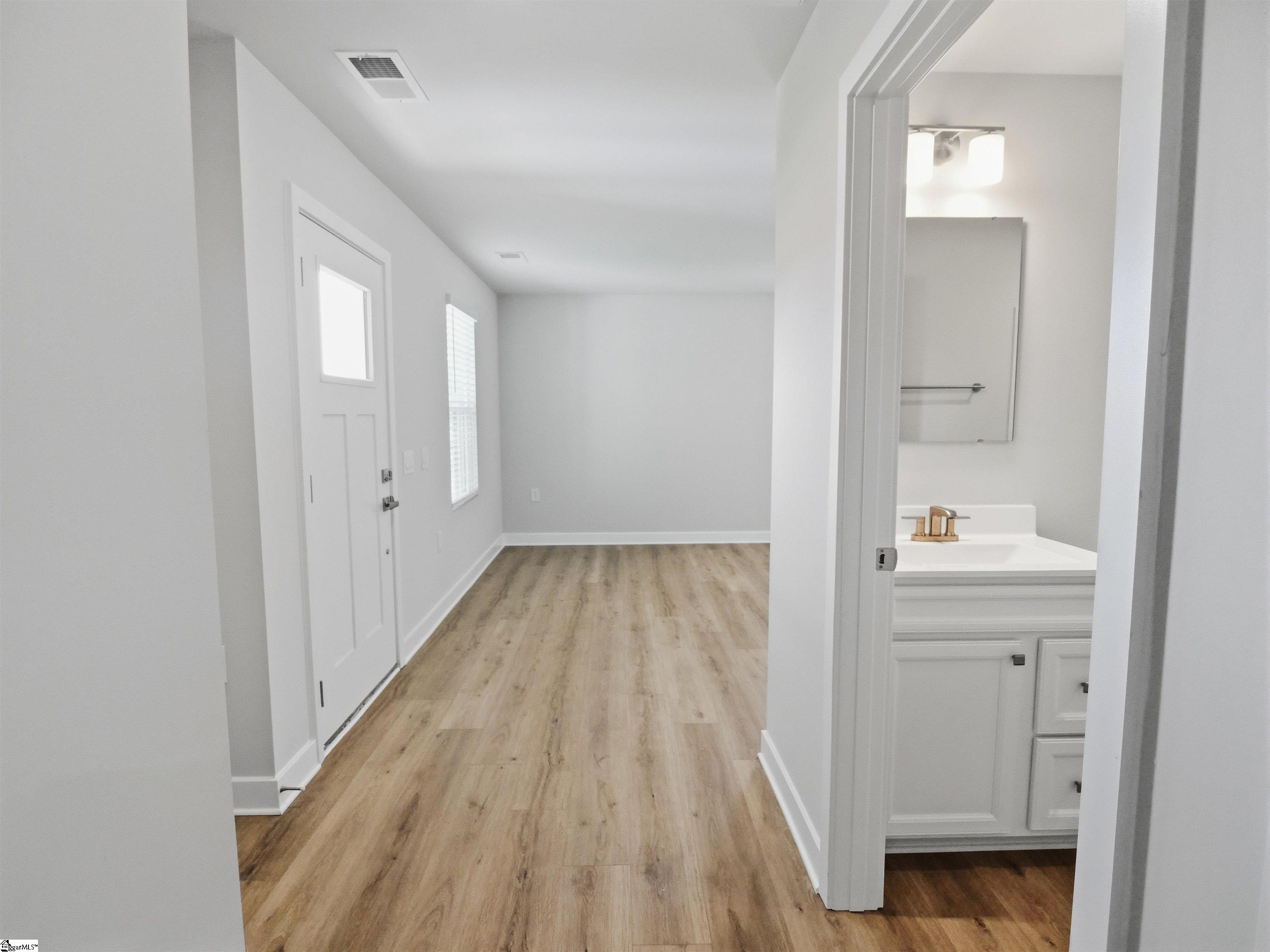 136 Villanova Drive Gray Court, SC 29645