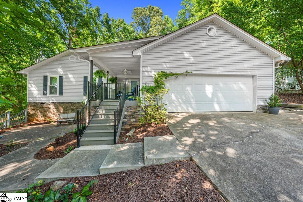 1303 S Arrowhead Drive Westminster, SC 29693