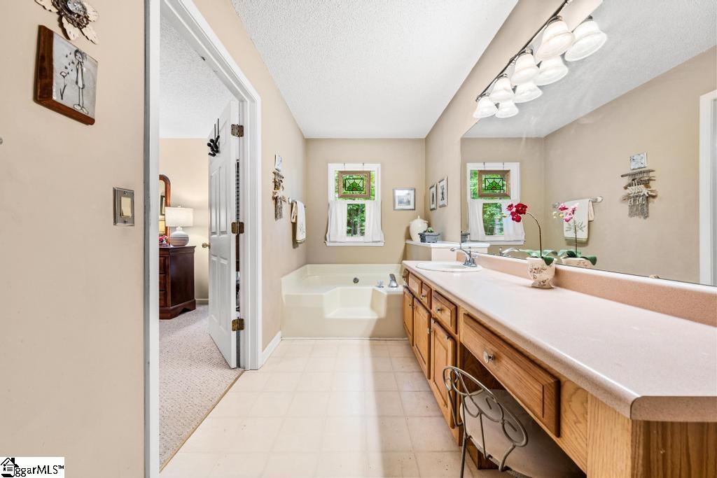 1303 S Arrowhead Drive Westminster, SC 29693