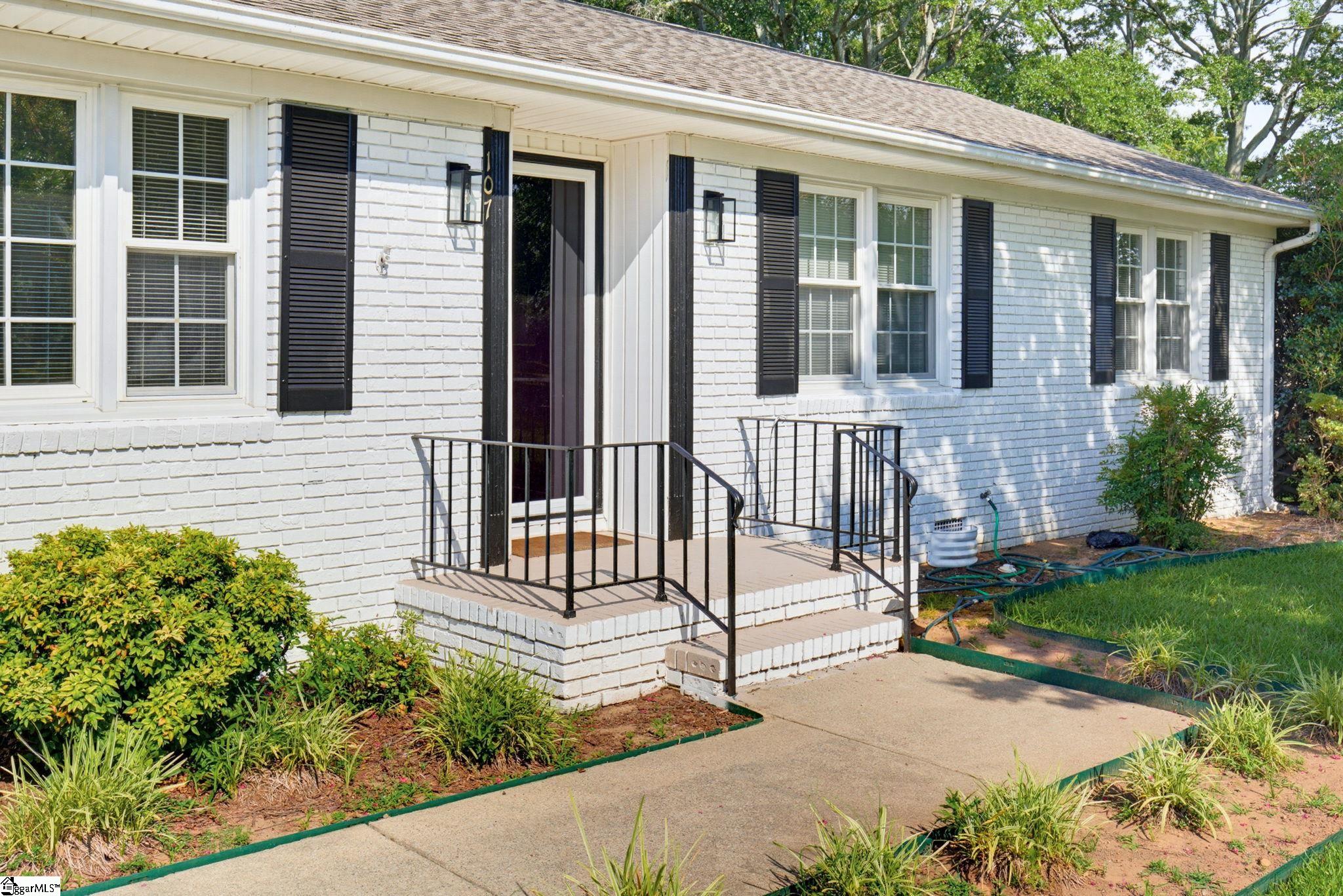 107 Luther Place Spartanburg, SC 29301