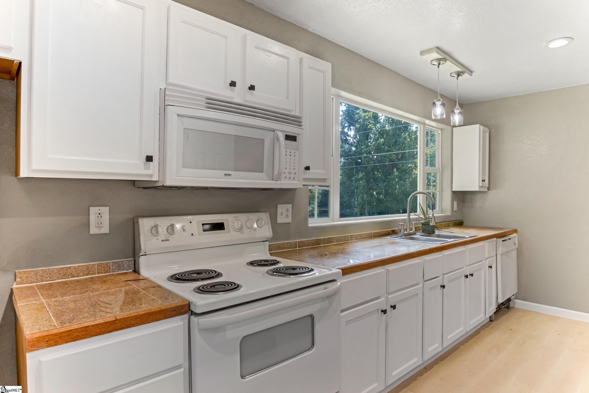 250 Cedar Street Spartanburg, SC 29307
