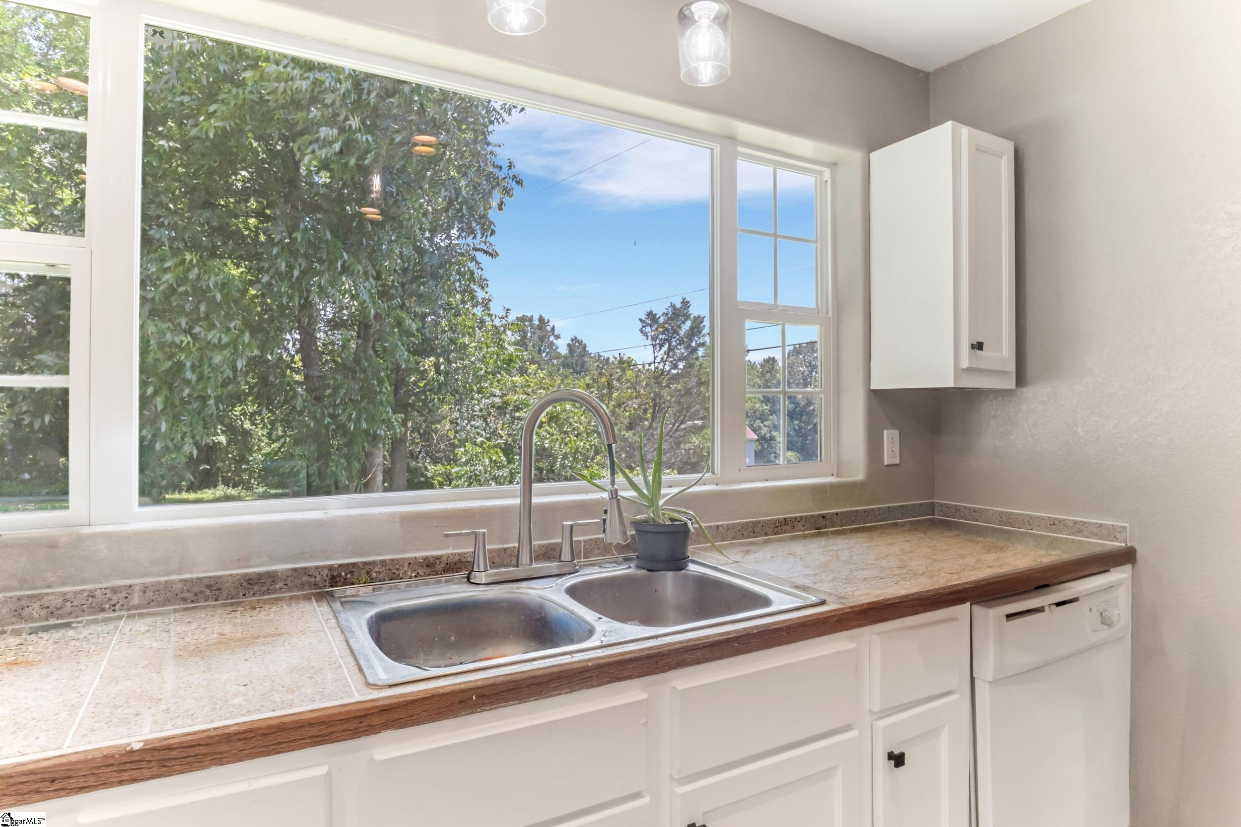 250 Cedar Street Spartanburg, SC 29307