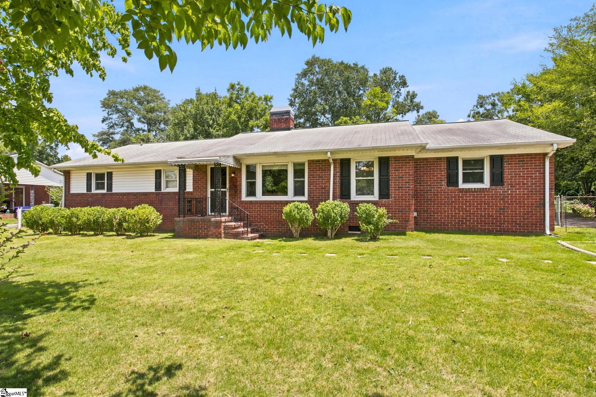 229 Mohawk Drive Spartanburg, SC 29301