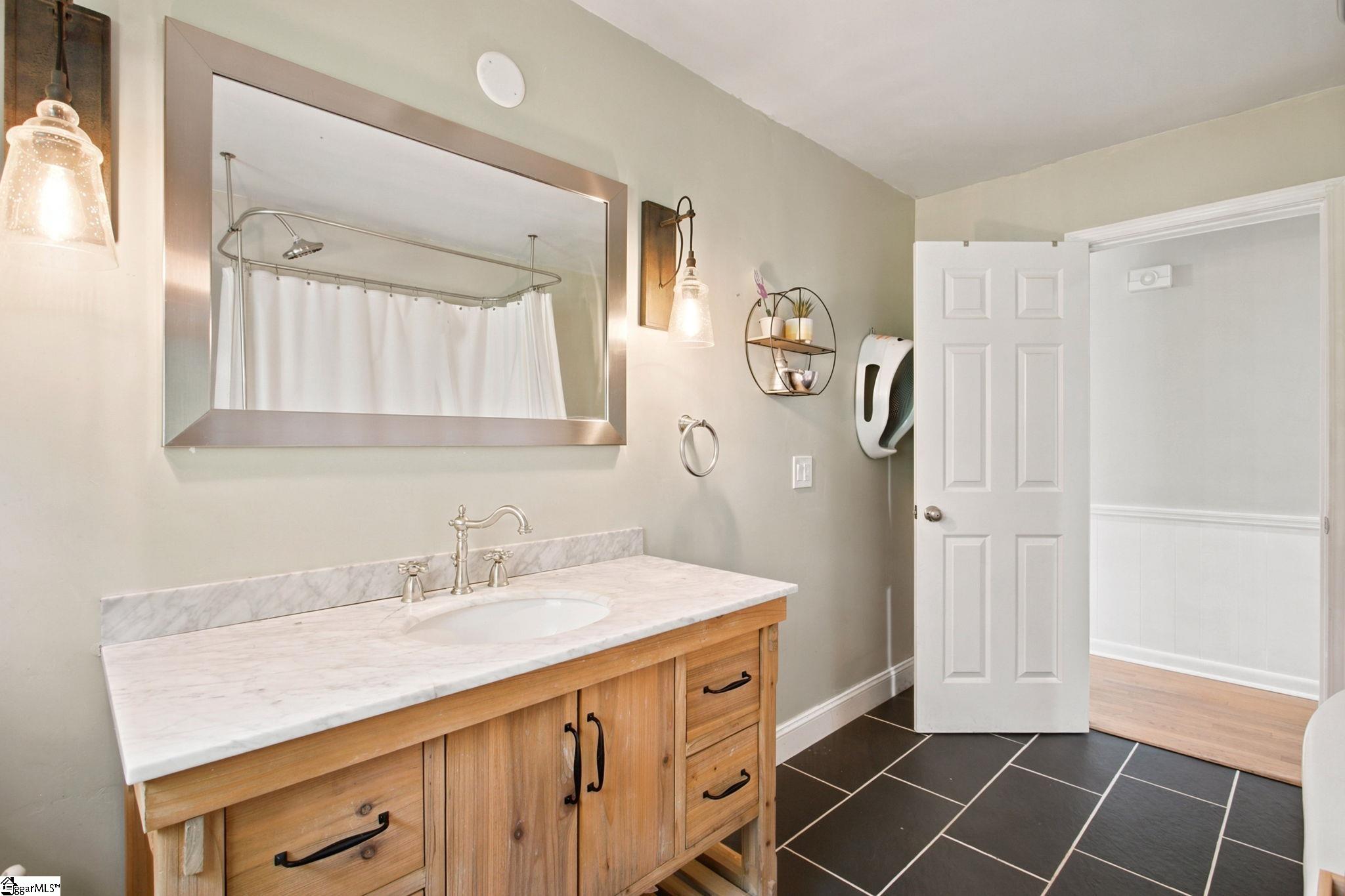 229 Mohawk Drive Spartanburg, SC 29301