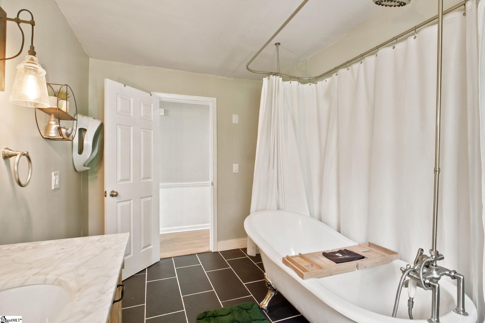 229 Mohawk Drive Spartanburg, SC 29301