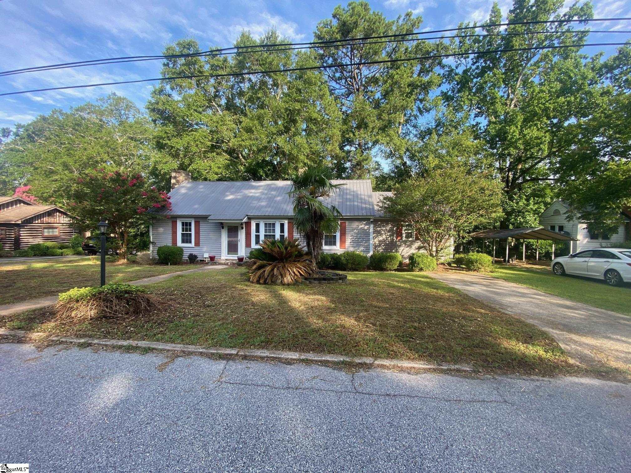 111 Maplebrook Street Laurens, SC 29360