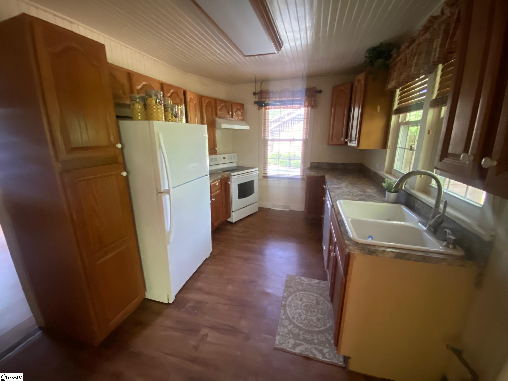 111 Maplebrook Street Laurens, SC 29360