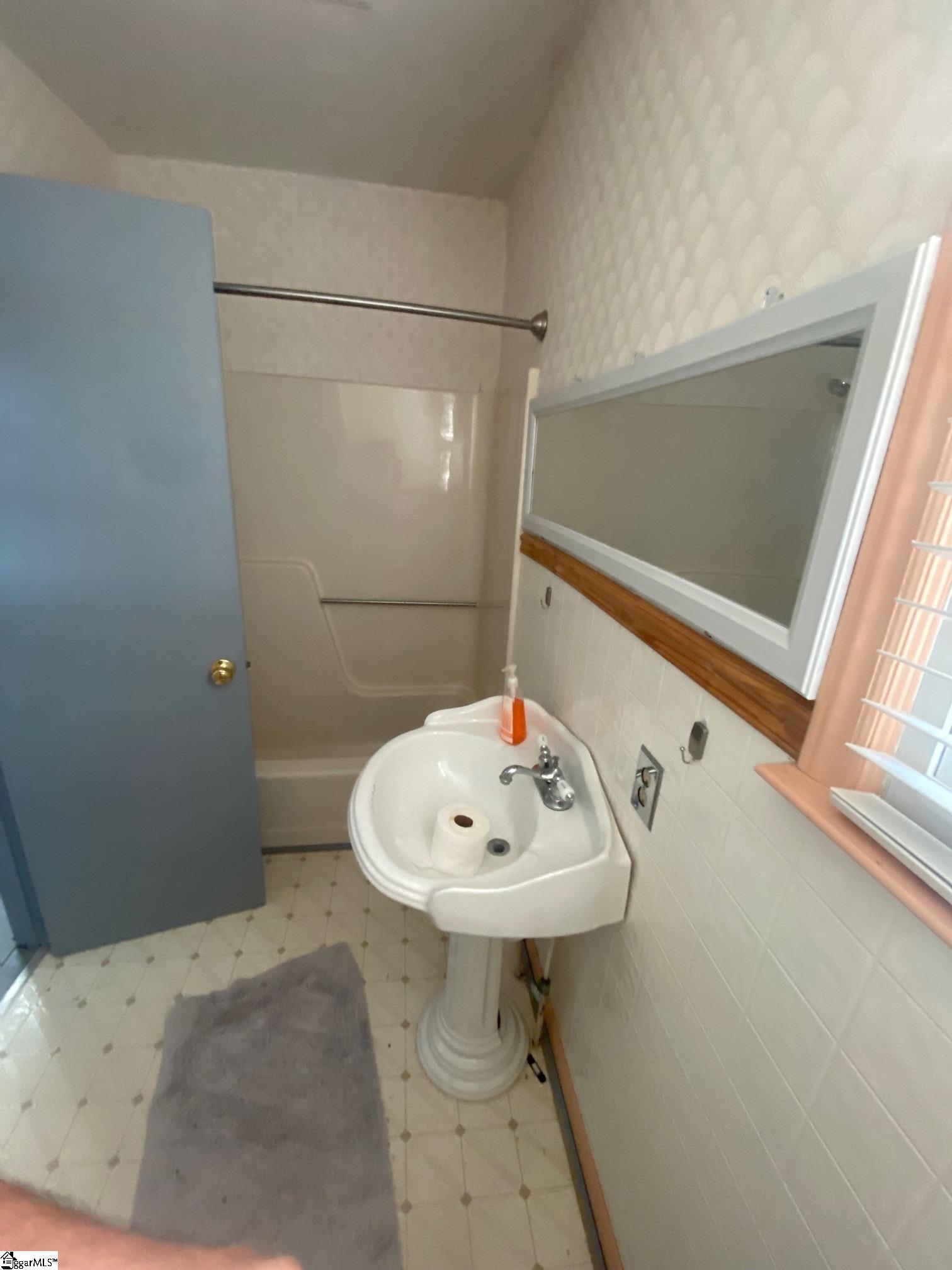 111 Maplebrook Street Laurens, SC 29360