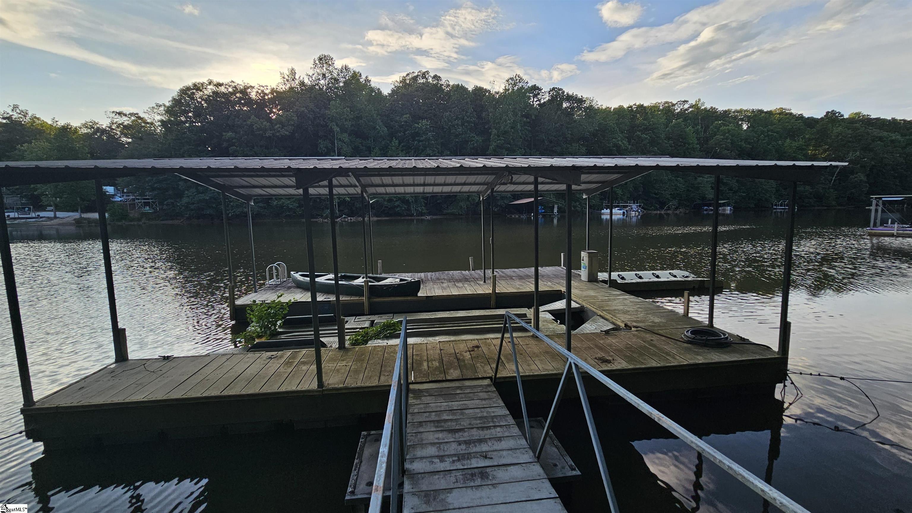 147 W Waters Edge Lane West Union, SC 29696
