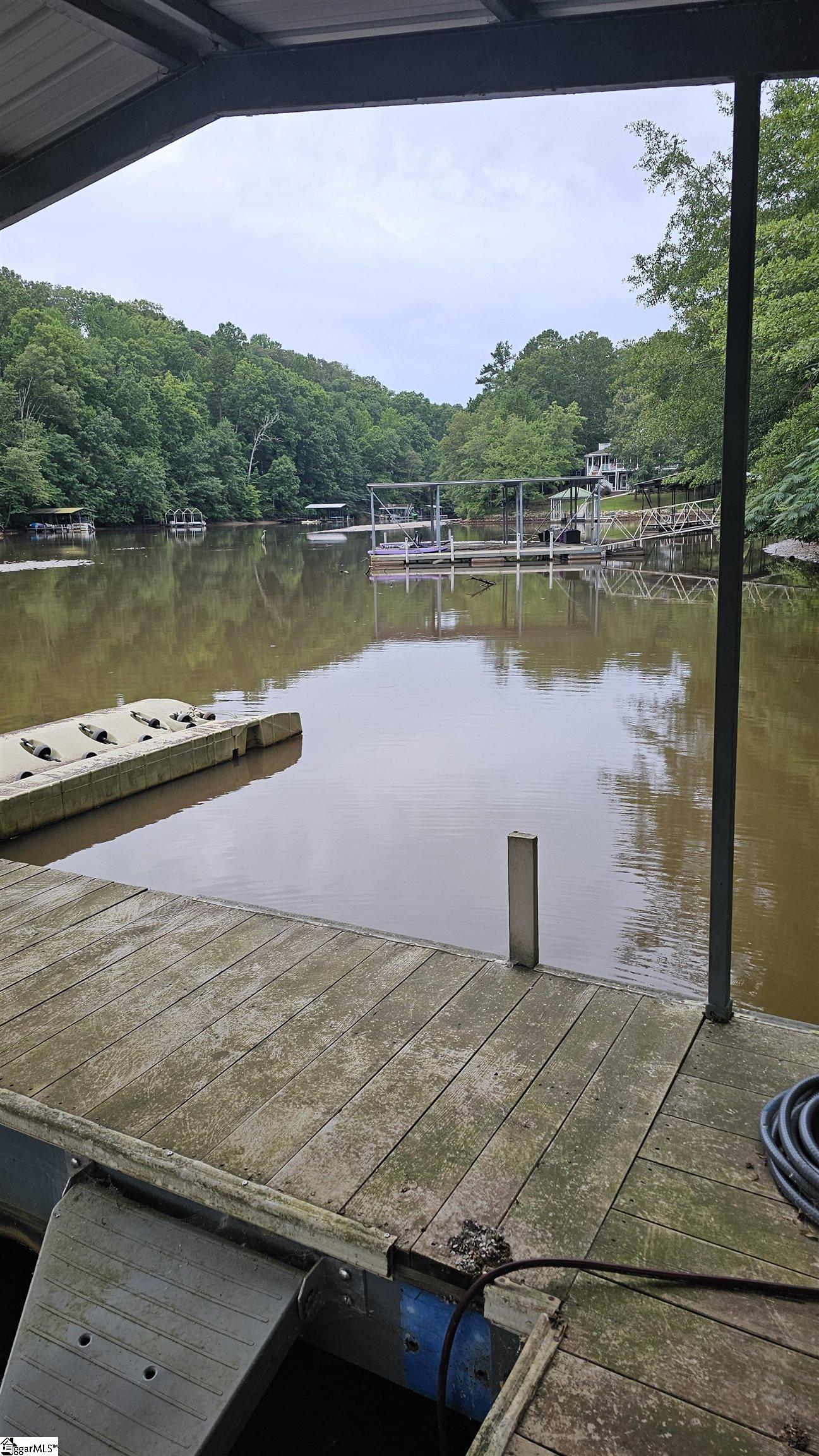 147 W Waters Edge Lane West Union, SC 29696