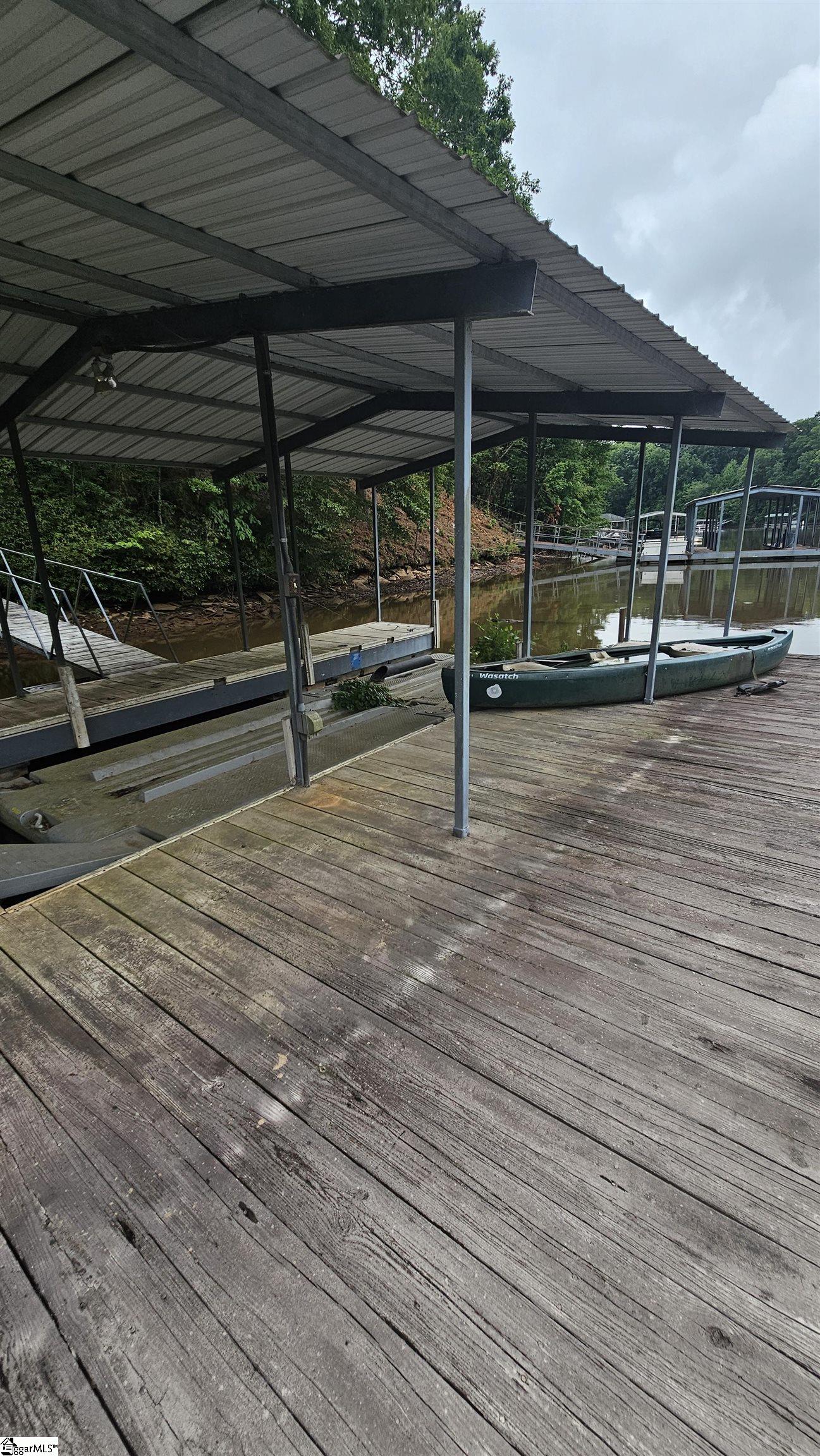 147 W Waters Edge Lane West Union, SC 29696