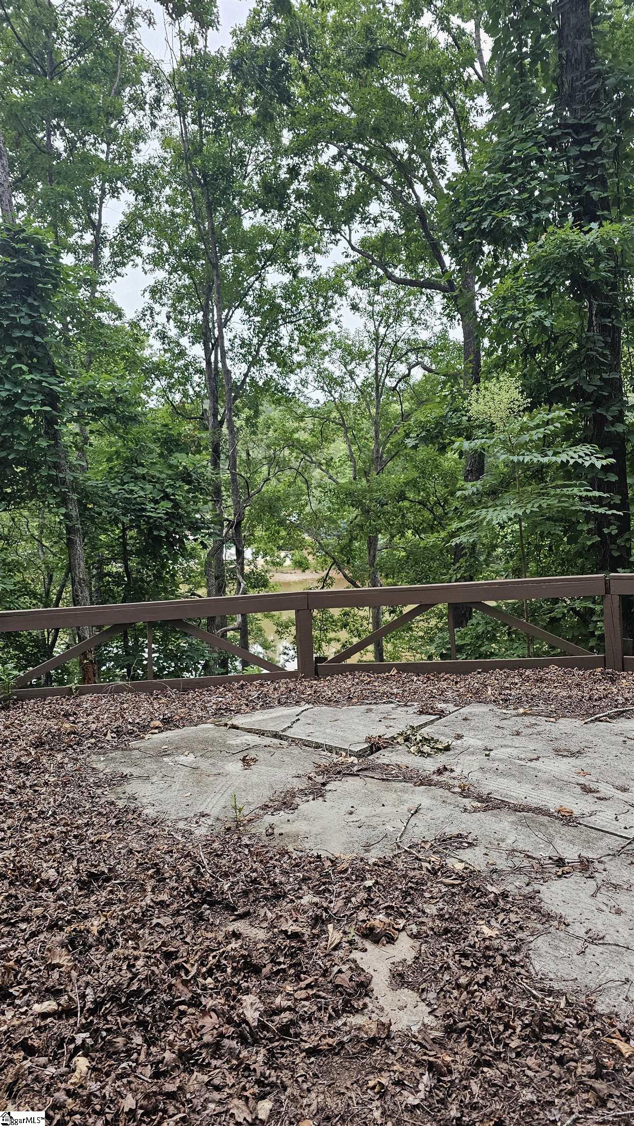 147 W Waters Edge Lane West Union, SC 29696