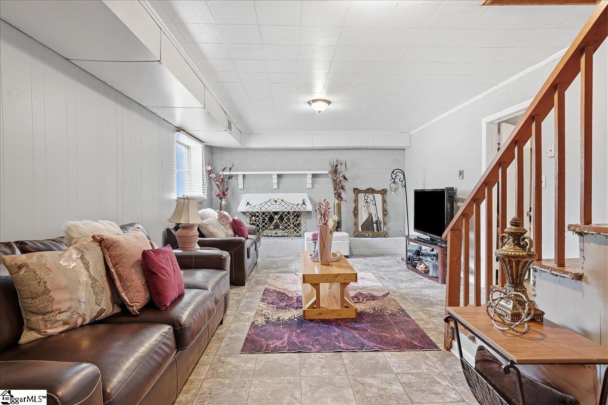 1207 Elmore Street Gaffney, SC 29340
