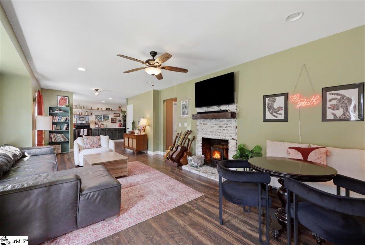 120 Calhoun Street Abbeville, SC 29620