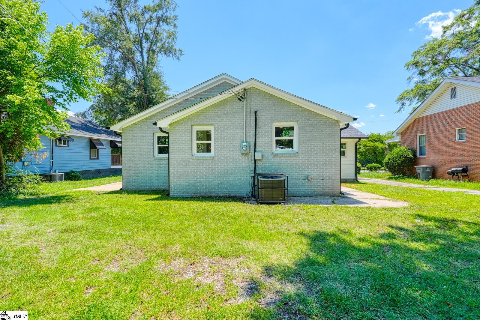 390 Caulder Avenue Spartanburg, SC 29306