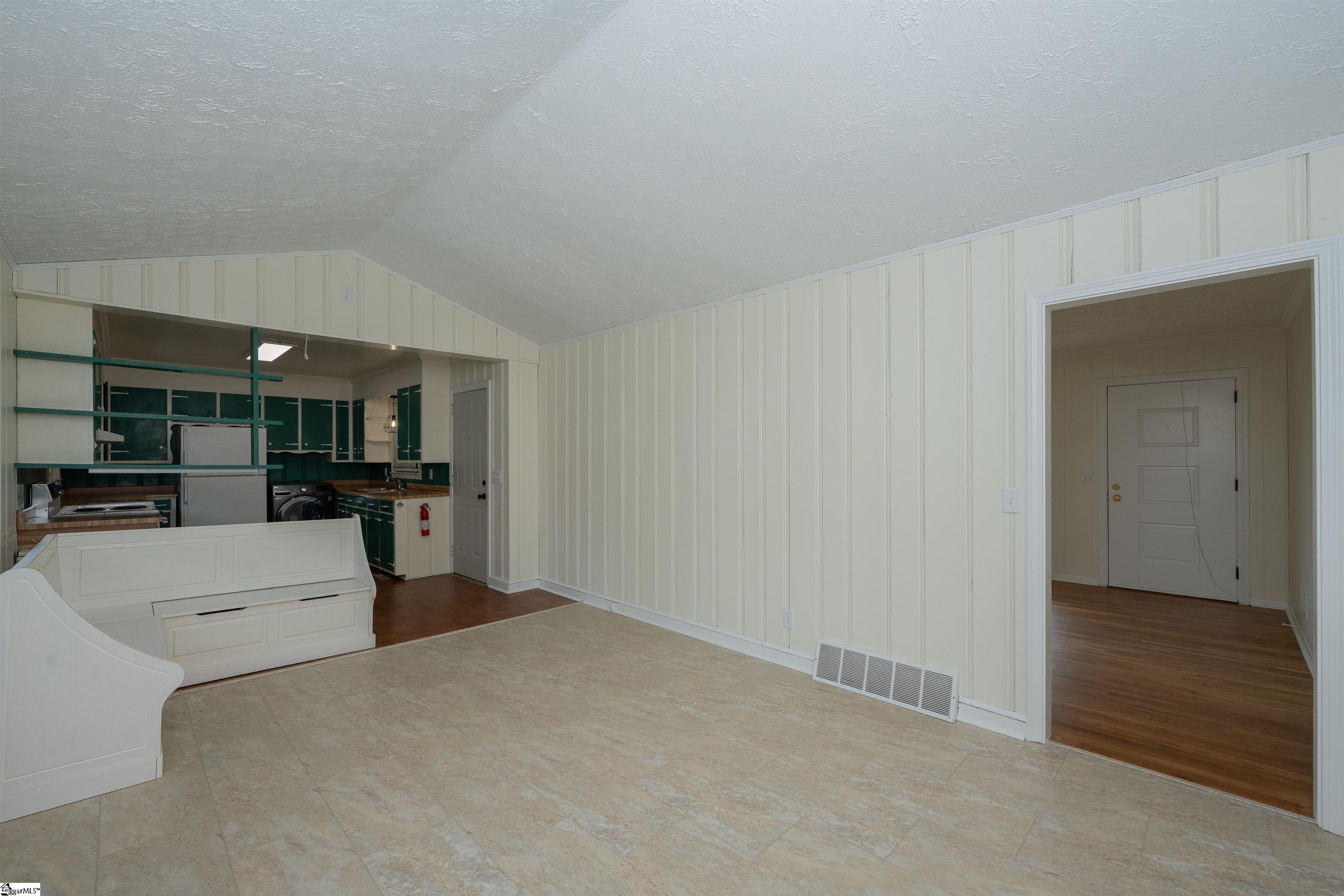 10 Templewood Drive Greenville, SC 29611
