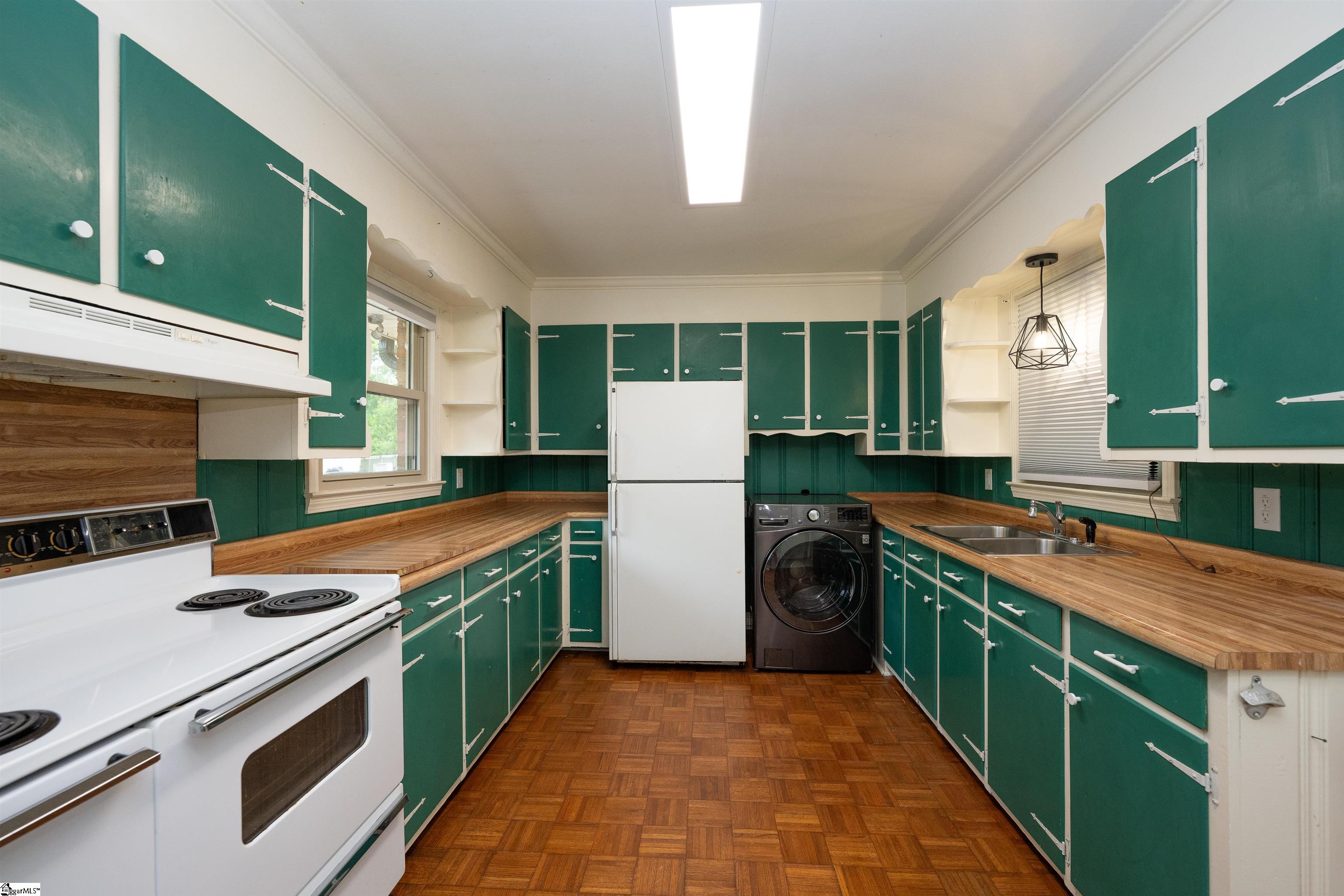 10 Templewood Drive Greenville, SC 29611